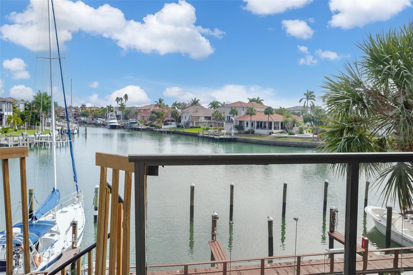 Image 11 of 40 For 557 Pinellas Bayway S 313