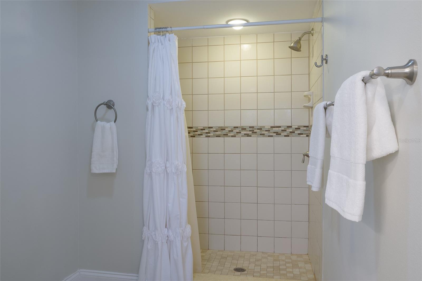 Image 19 of 40 For 557 Pinellas Bayway S 313