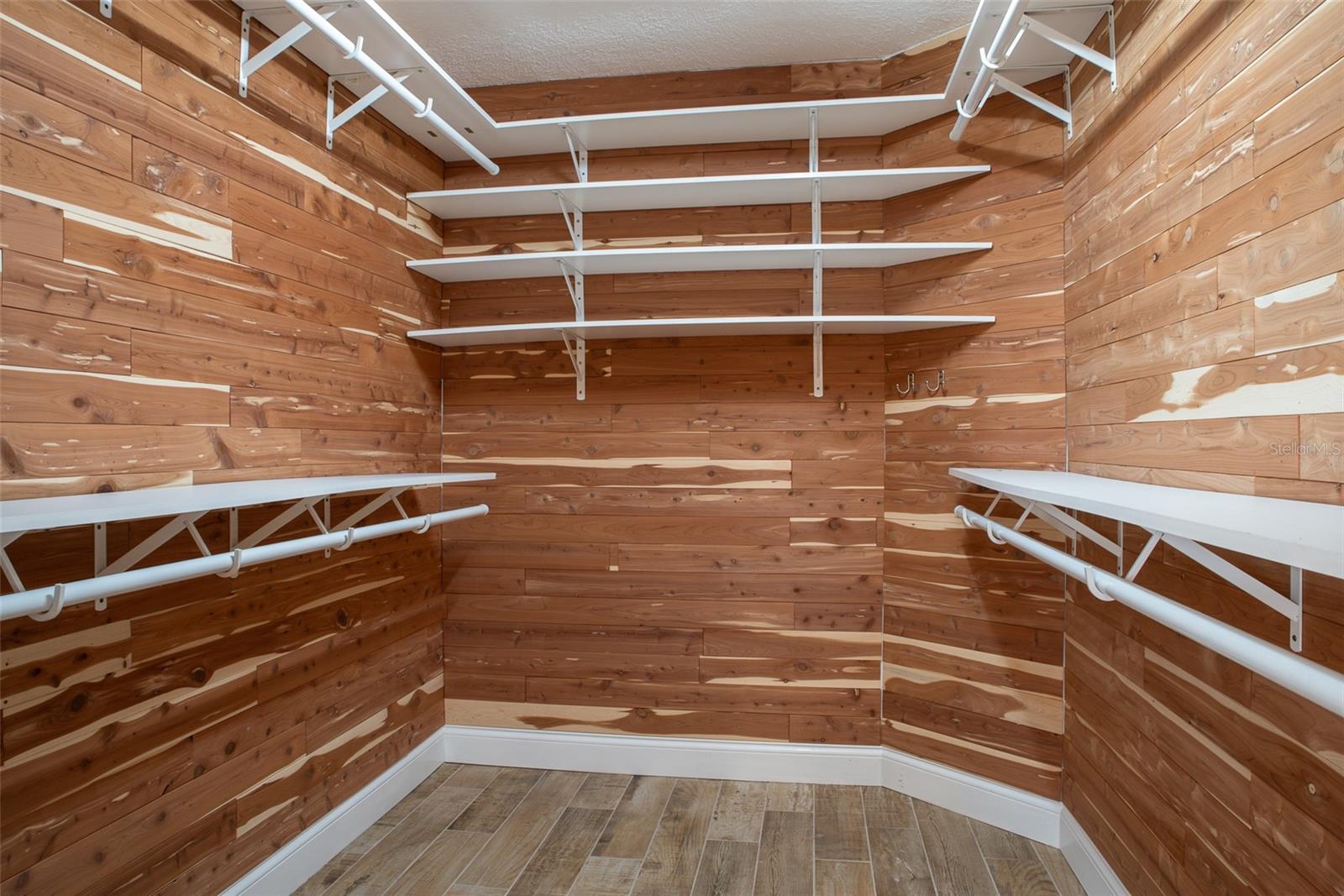 Image 20 of 40 For 557 Pinellas Bayway S 313