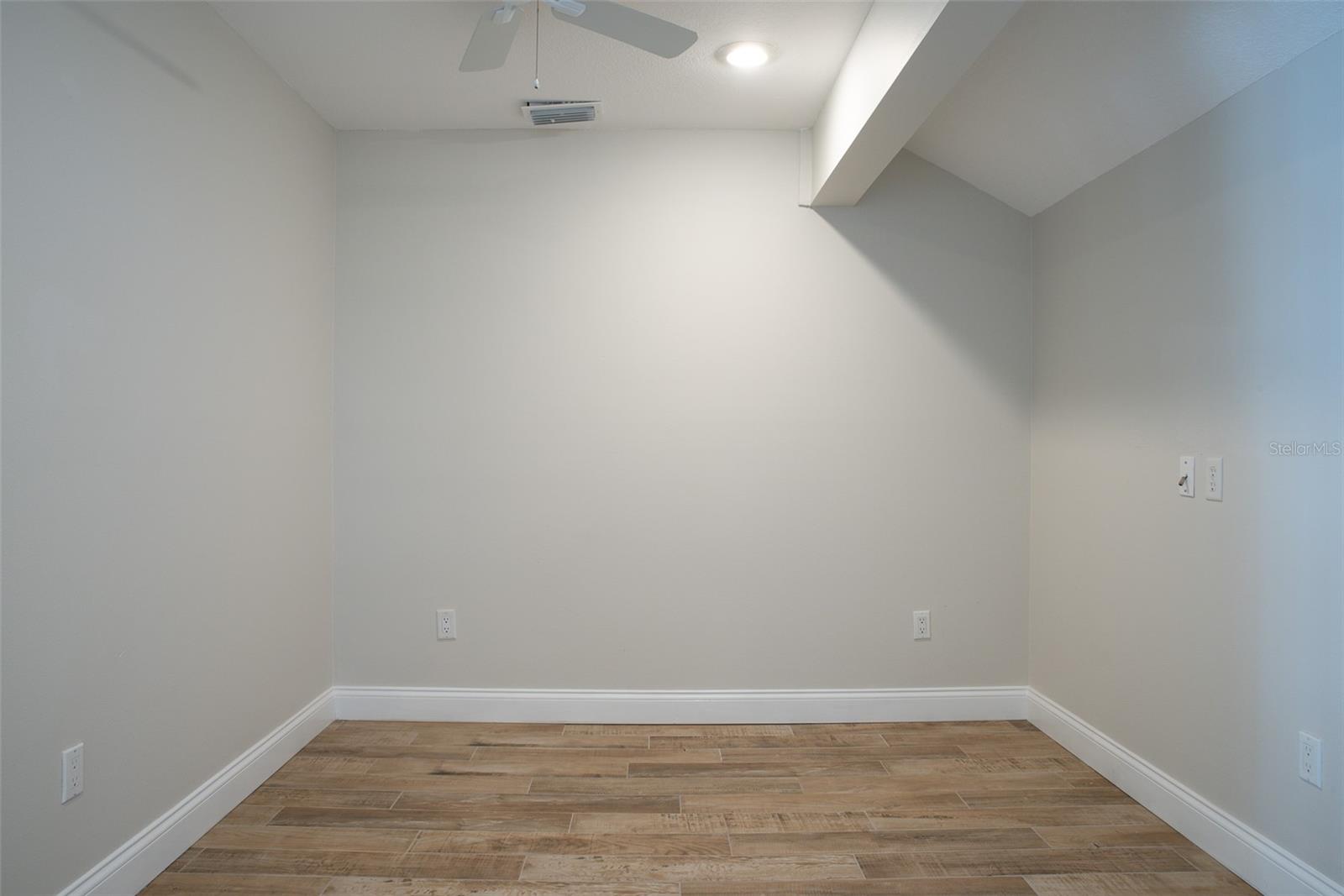 Image 21 of 40 For 557 Pinellas Bayway S 313