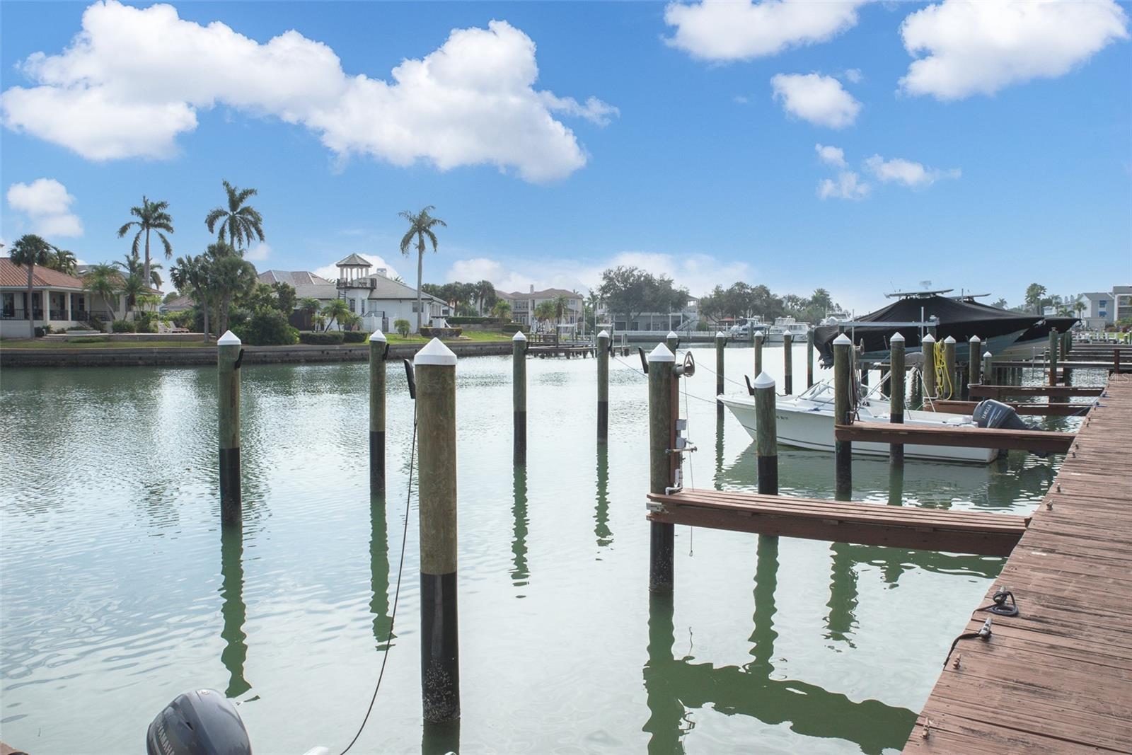 Image 32 of 40 For 557 Pinellas Bayway S 313