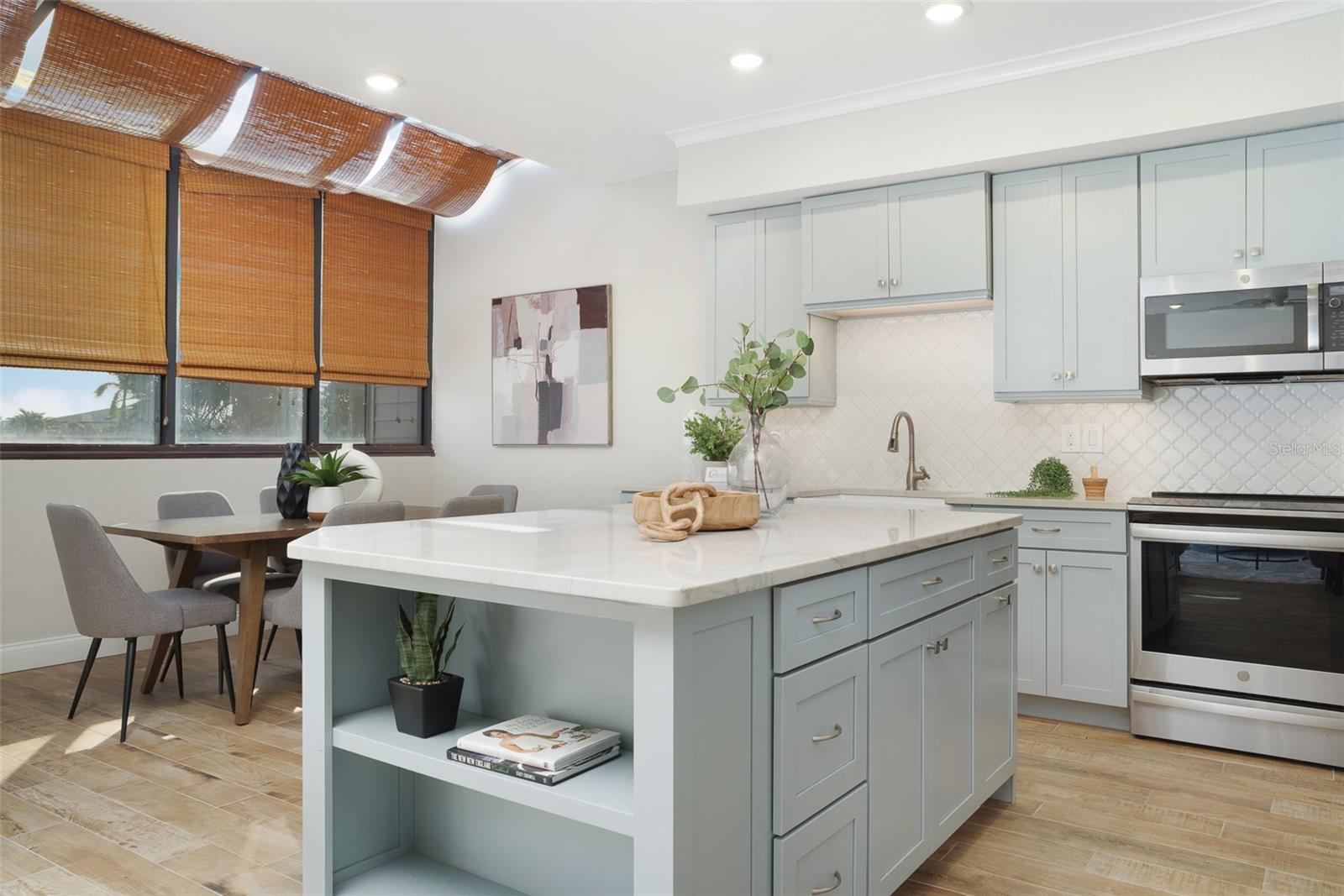 Image 7 of 40 For 557 Pinellas Bayway S 313