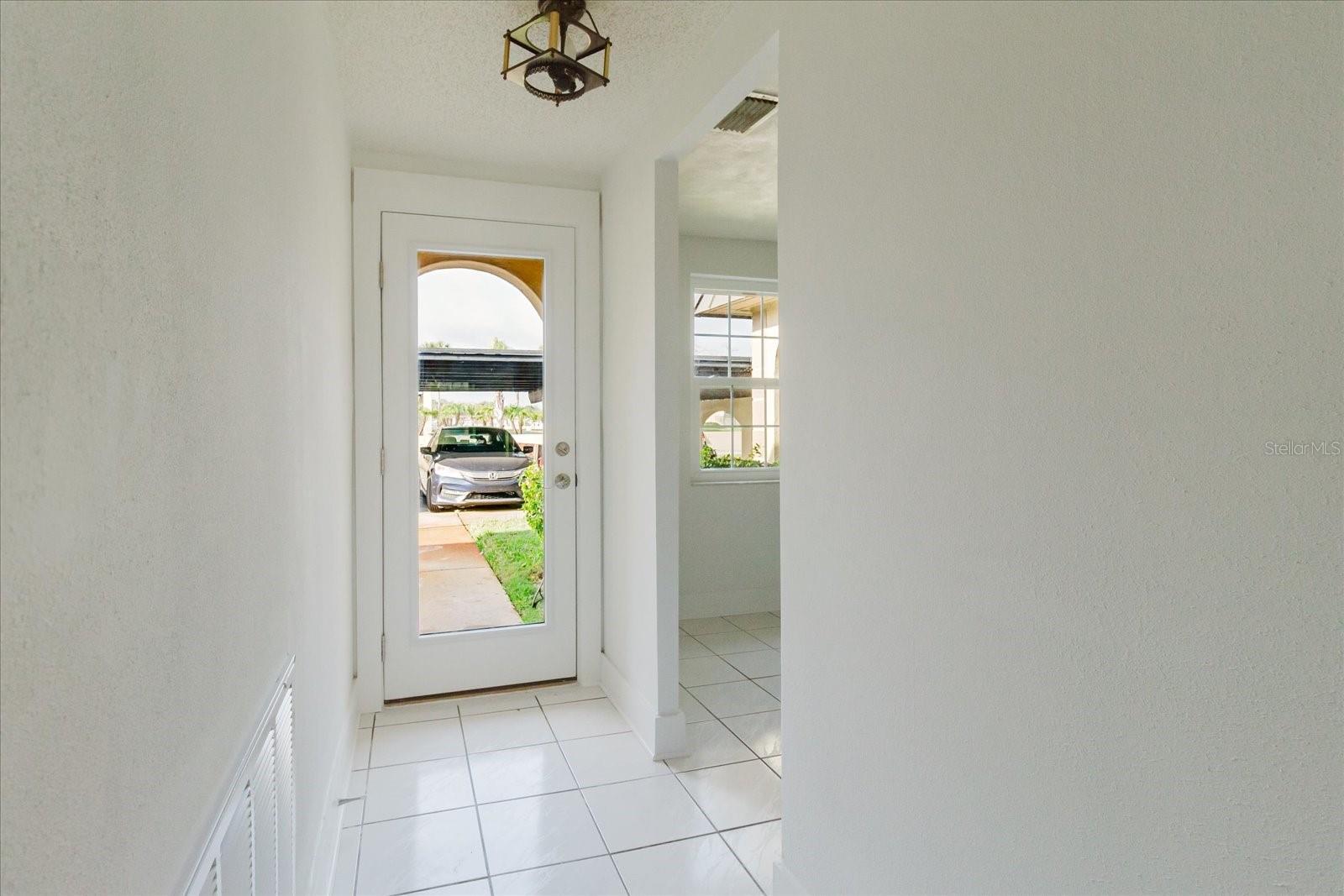 Image 4 of 32 For 4235 Stratford Drive Na