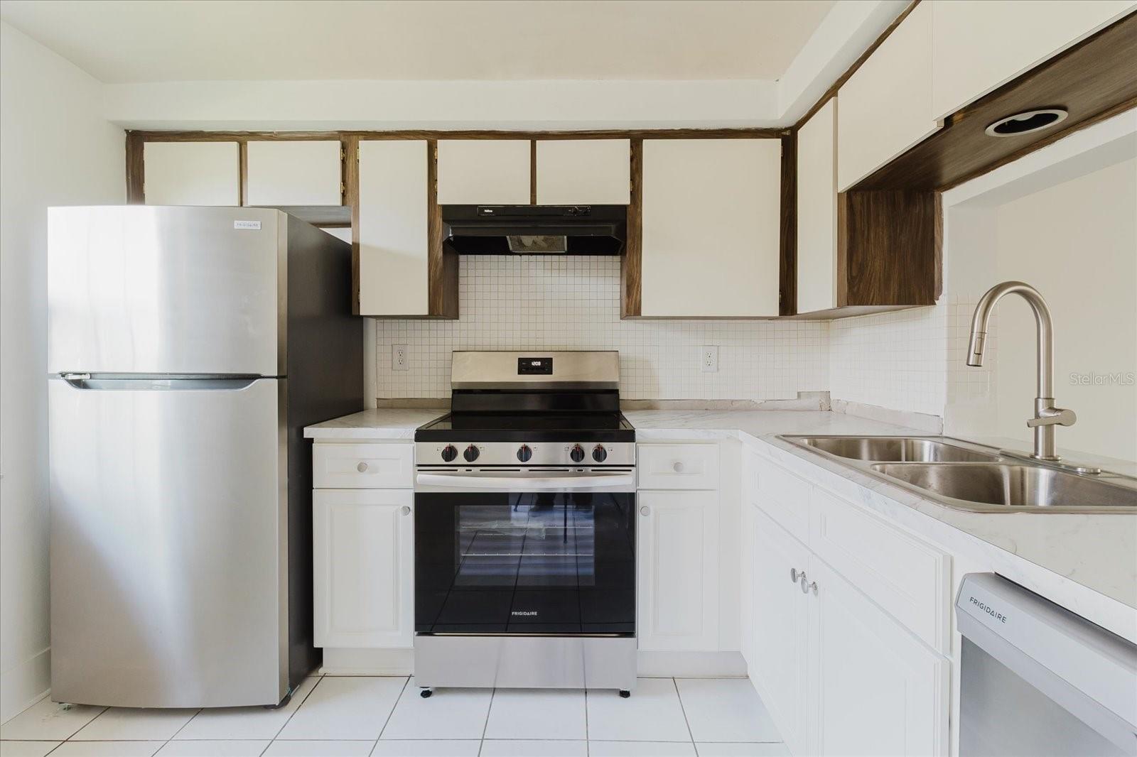 Image 5 of 32 For 4235 Stratford Drive Na