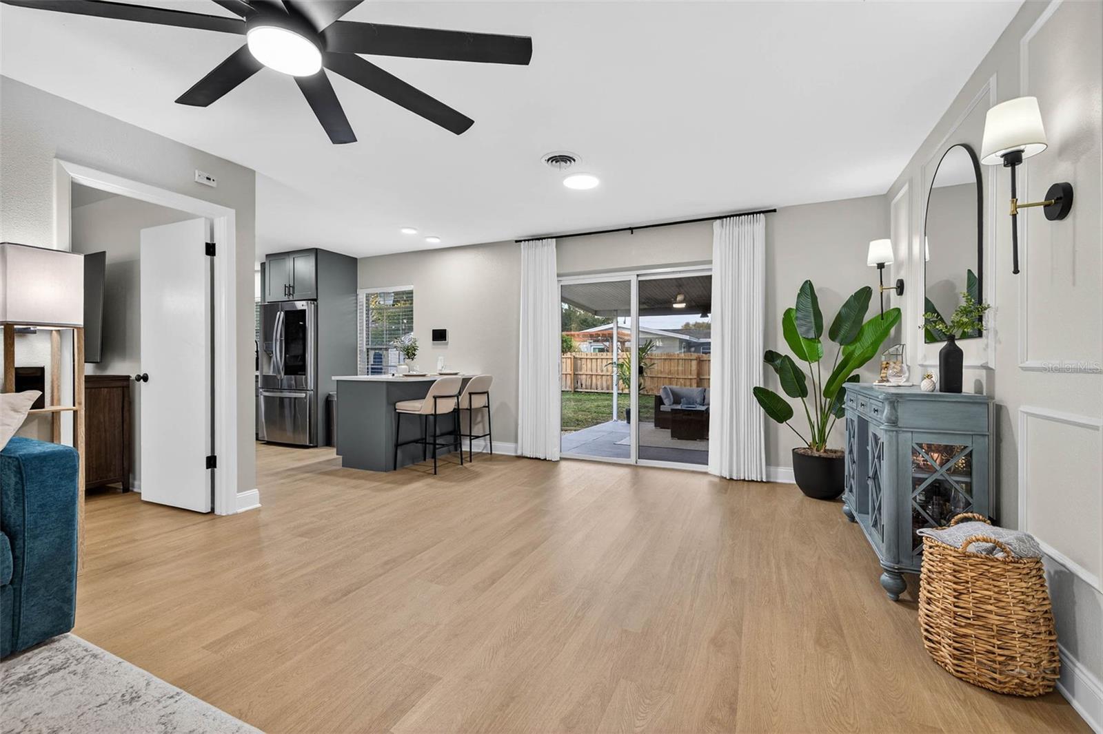 Image 10 of 39 For 1489 77th Avenue N