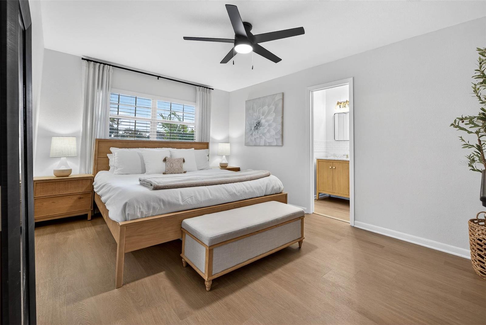 Image 21 of 39 For 1489 77th Avenue N