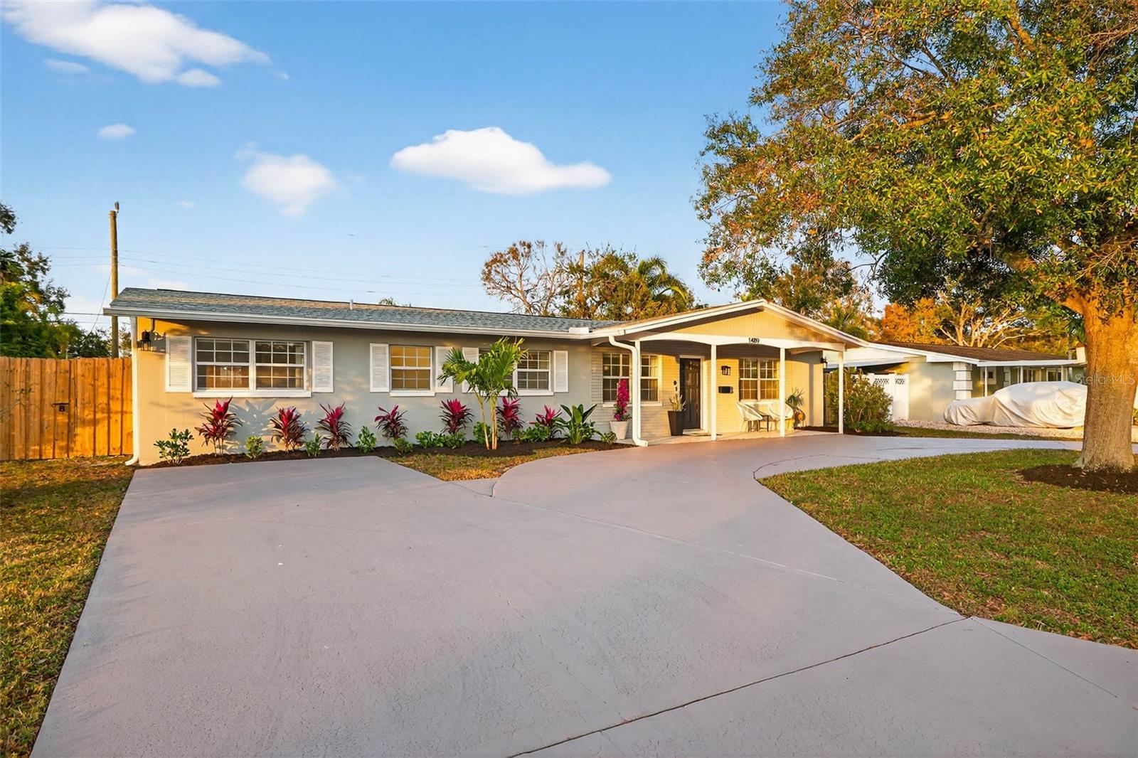 Image 4 of 39 For 1489 77th Avenue N