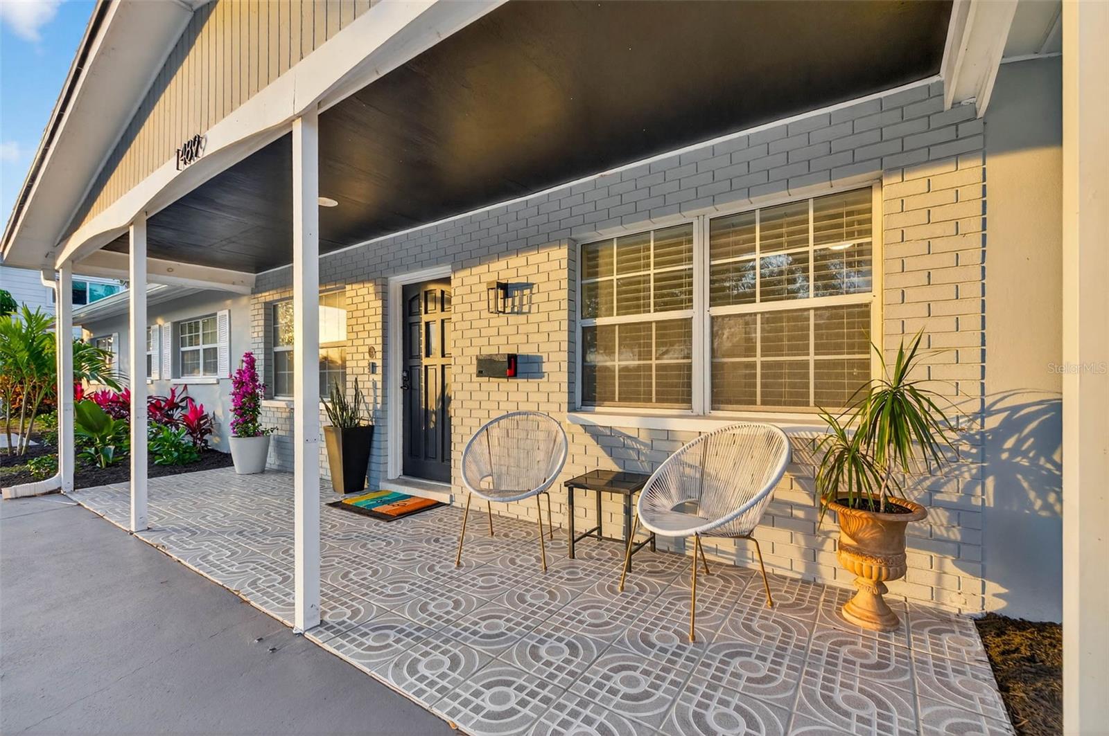 Image 5 of 39 For 1489 77th Avenue N