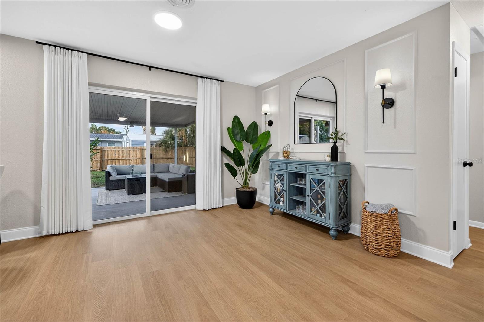 Image 9 of 39 For 1489 77th Avenue N