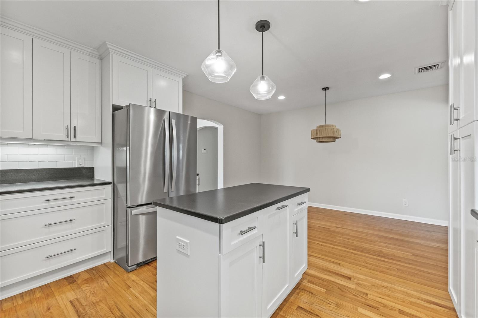 Image 11 of 46 For 1023 Ohio Avenue