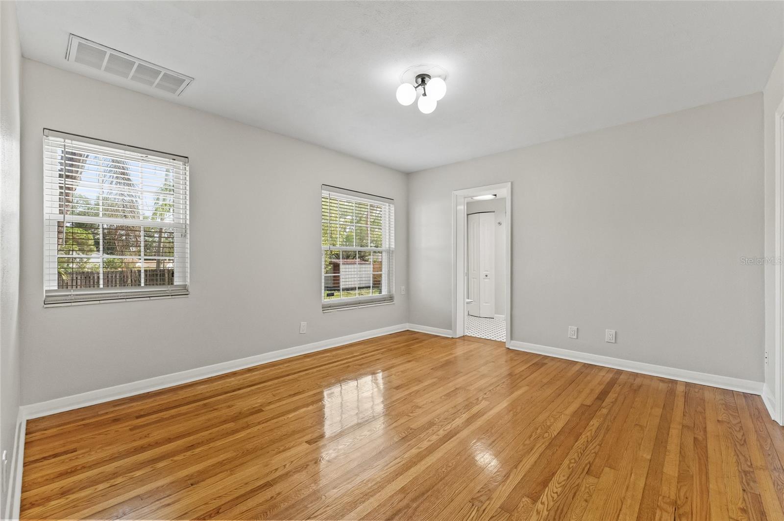 Image 17 of 46 For 1023 Ohio Avenue