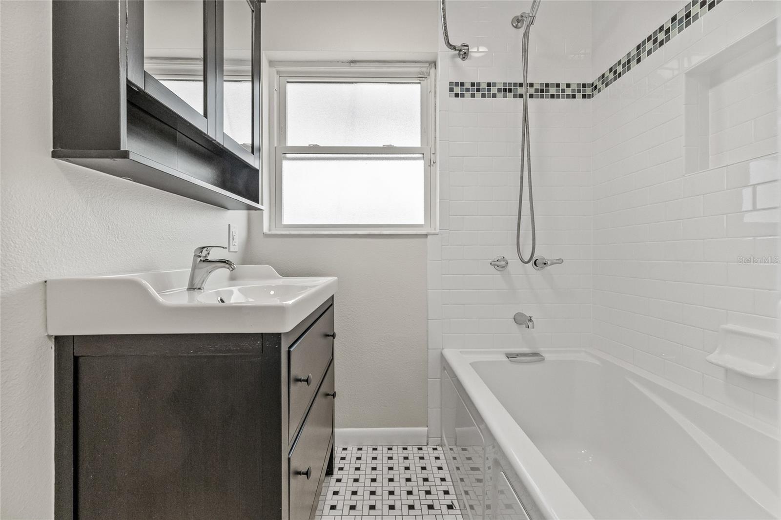 Image 25 of 46 For 1023 Ohio Avenue