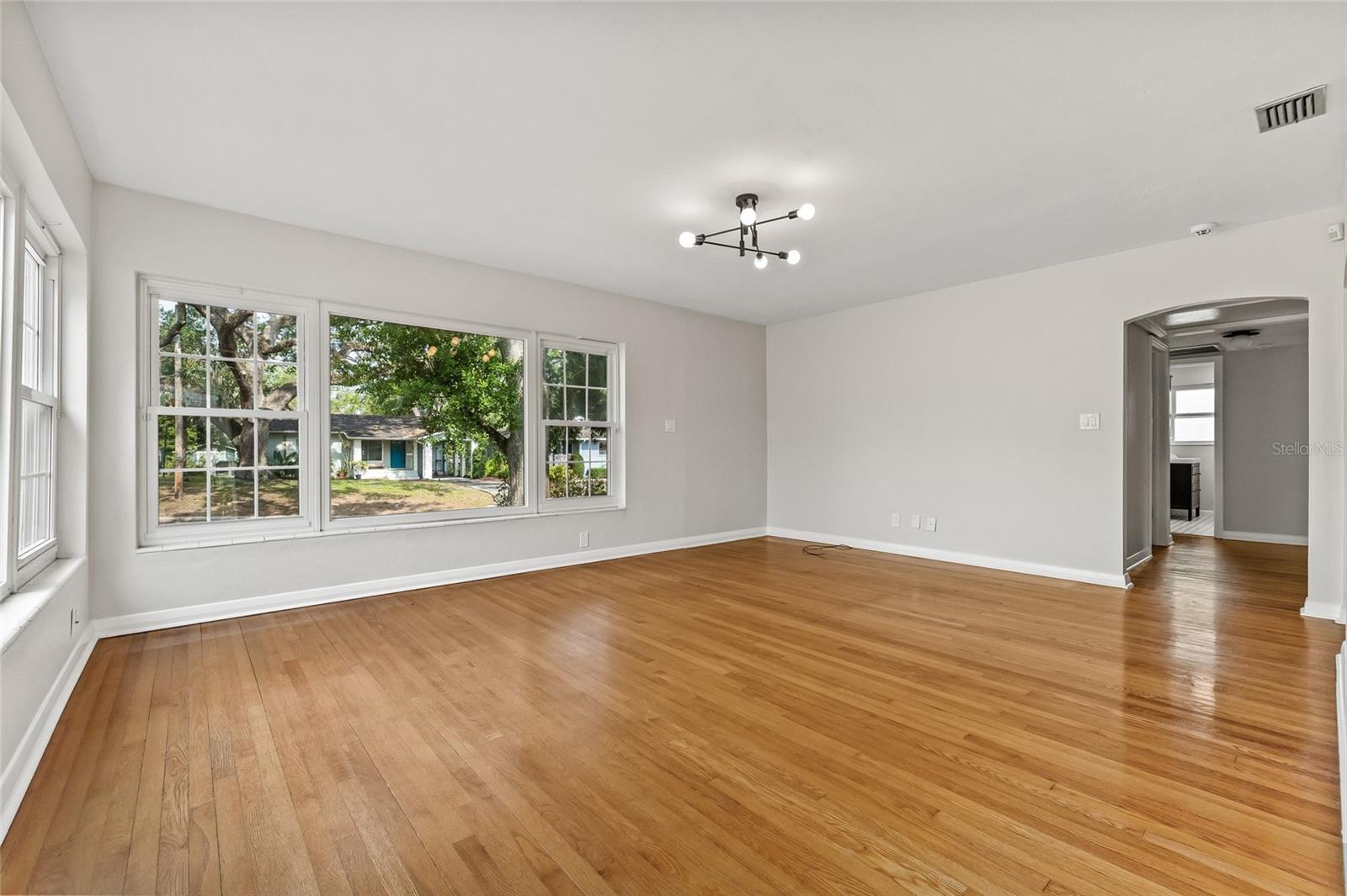 Image 4 of 46 For 1023 Ohio Avenue