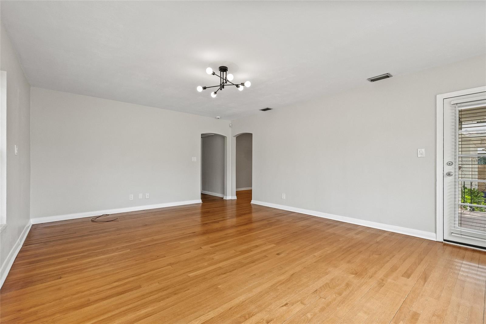 Image 5 of 46 For 1023 Ohio Avenue