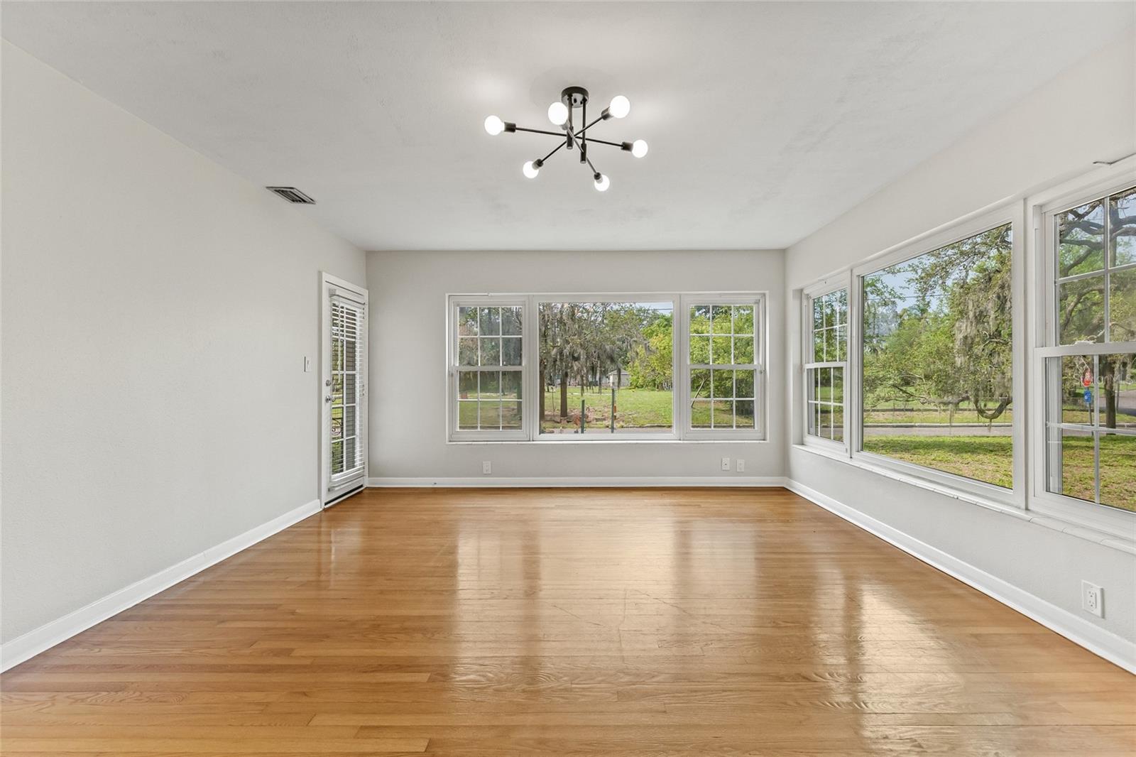 Image 6 of 46 For 1023 Ohio Avenue