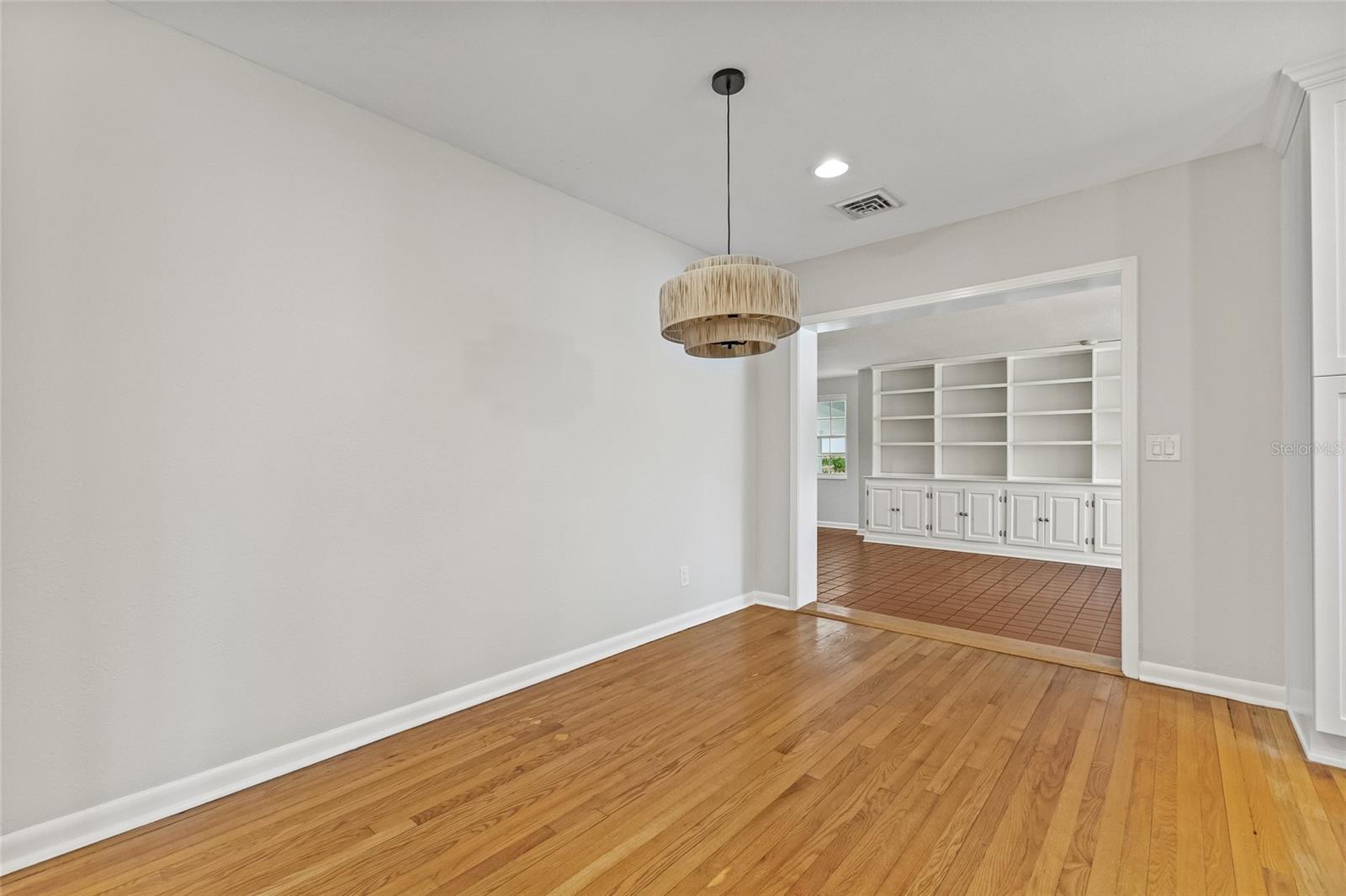 Image 7 of 46 For 1023 Ohio Avenue