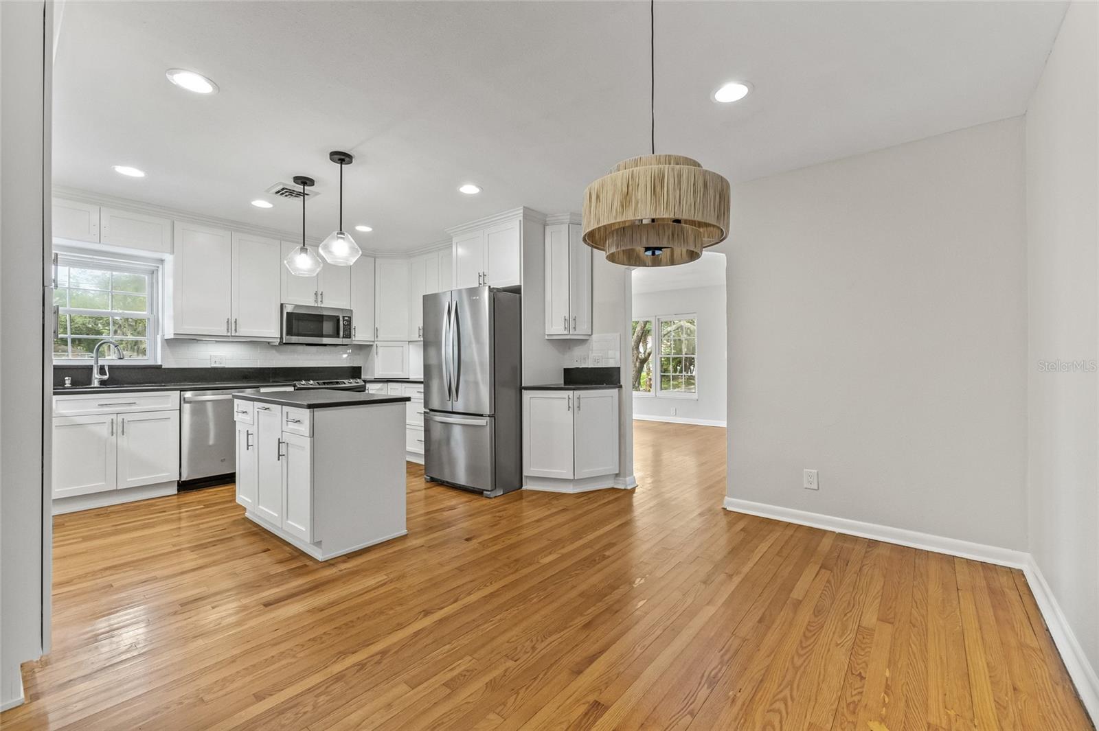 Image 8 of 46 For 1023 Ohio Avenue