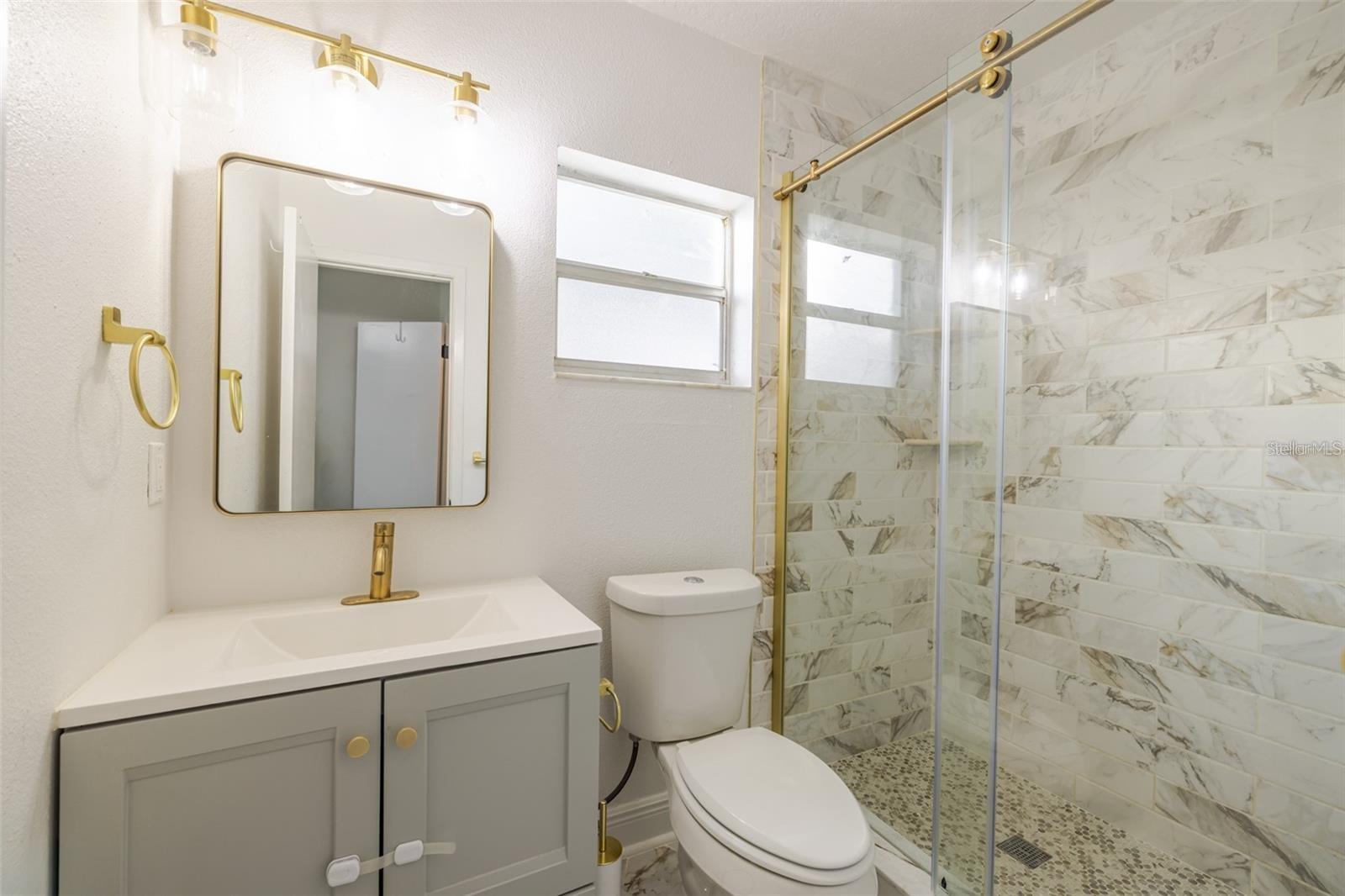 Image 20 of 37 For 10733 Drummond Road