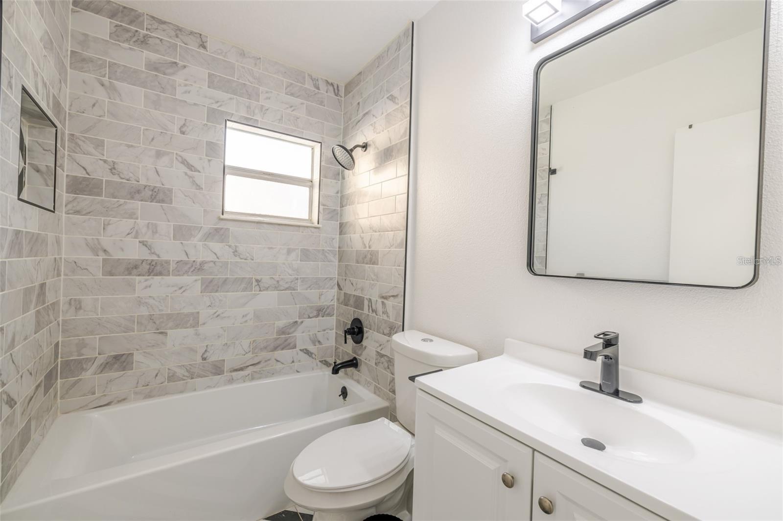 Image 23 of 37 For 10733 Drummond Road