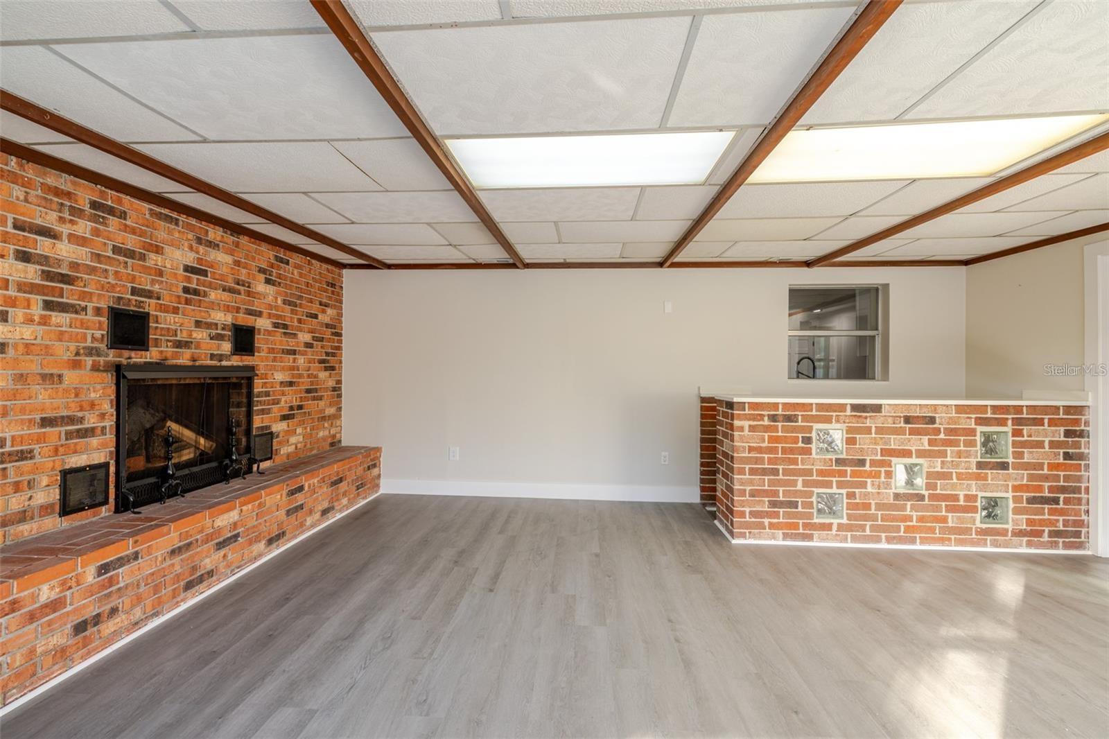 Image 26 of 37 For 10733 Drummond Road