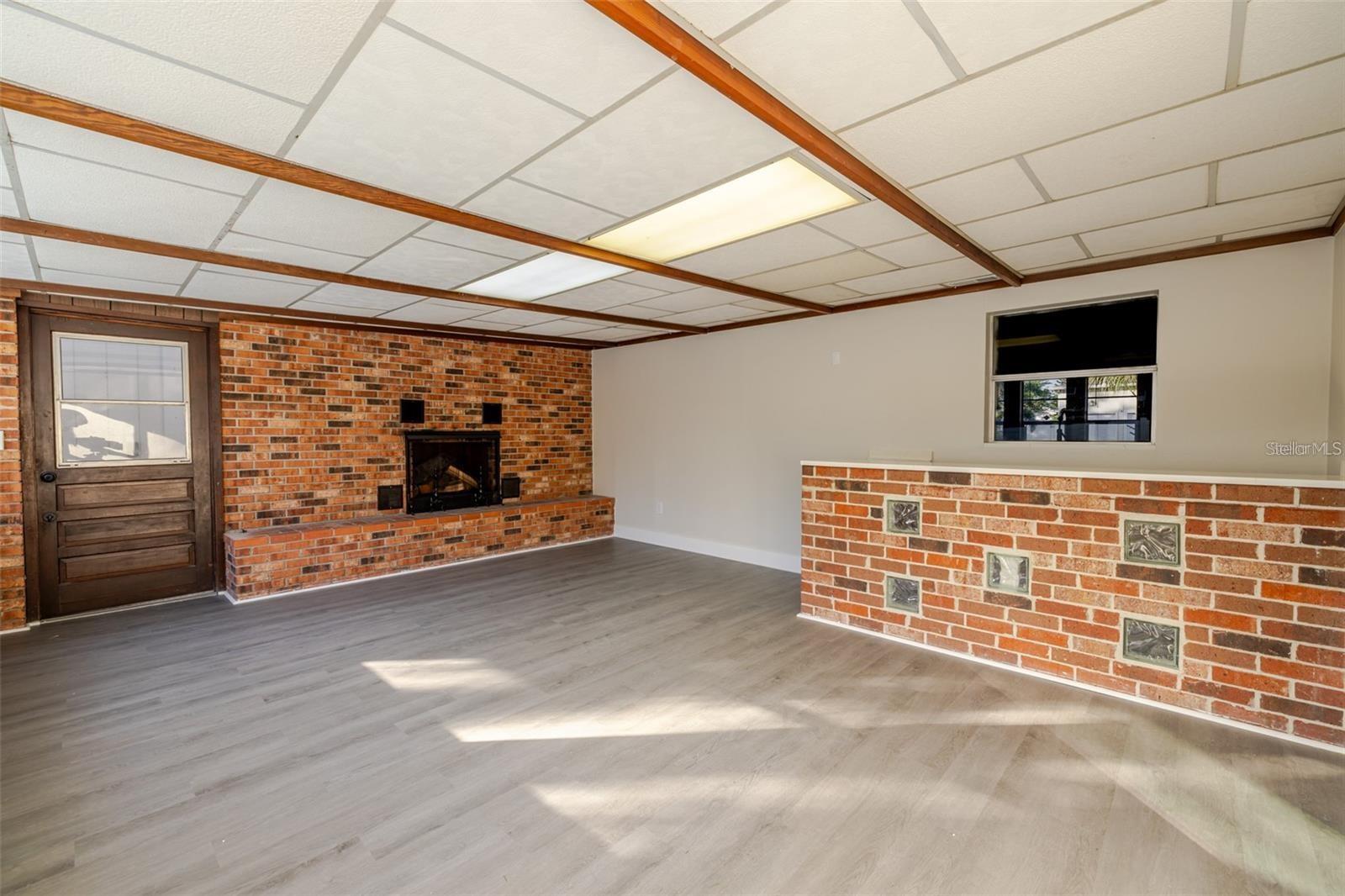 Image 27 of 37 For 10733 Drummond Road