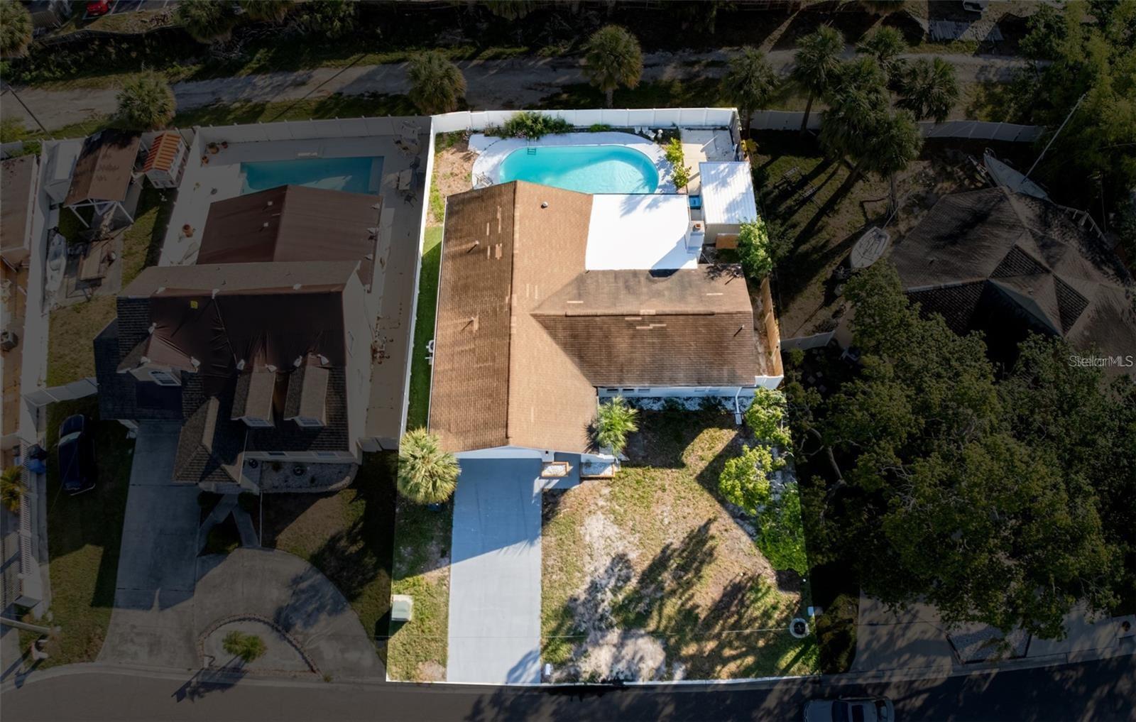 Image 35 of 37 For 10733 Drummond Road