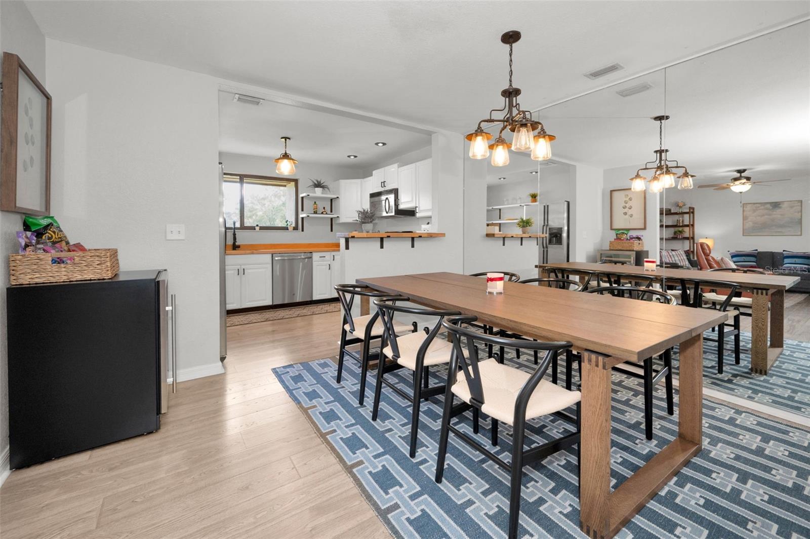 Image 10 of 28 For 208 Caryl Way