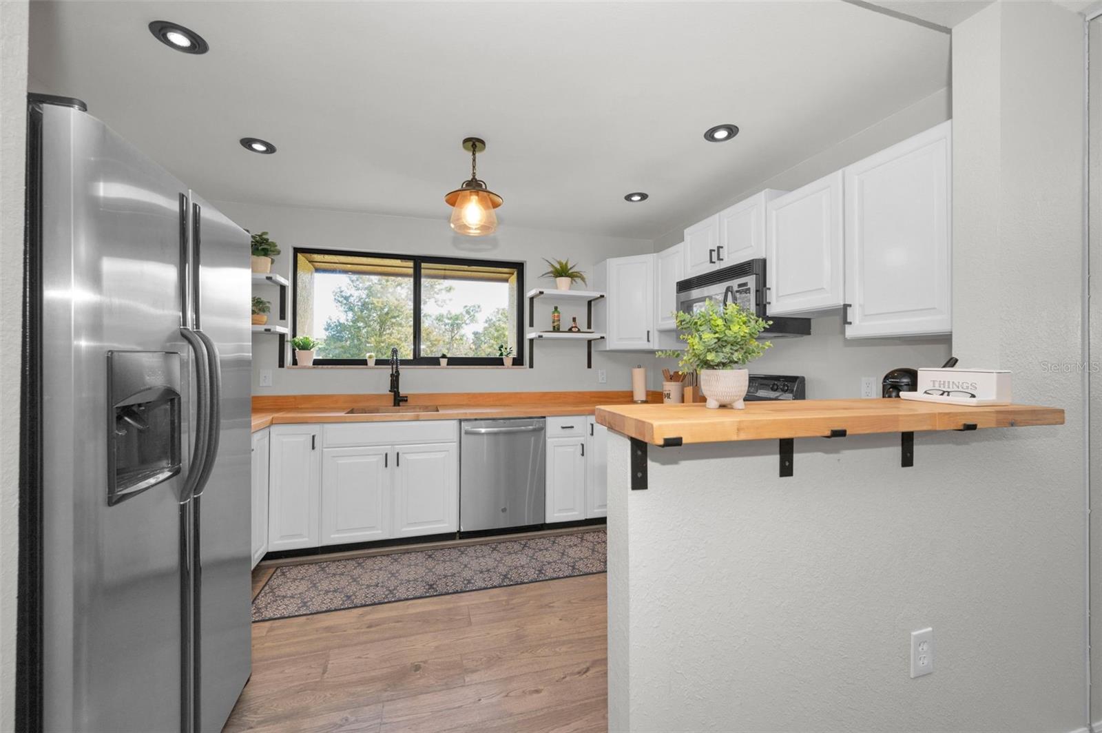 Image 13 of 28 For 208 Caryl Way