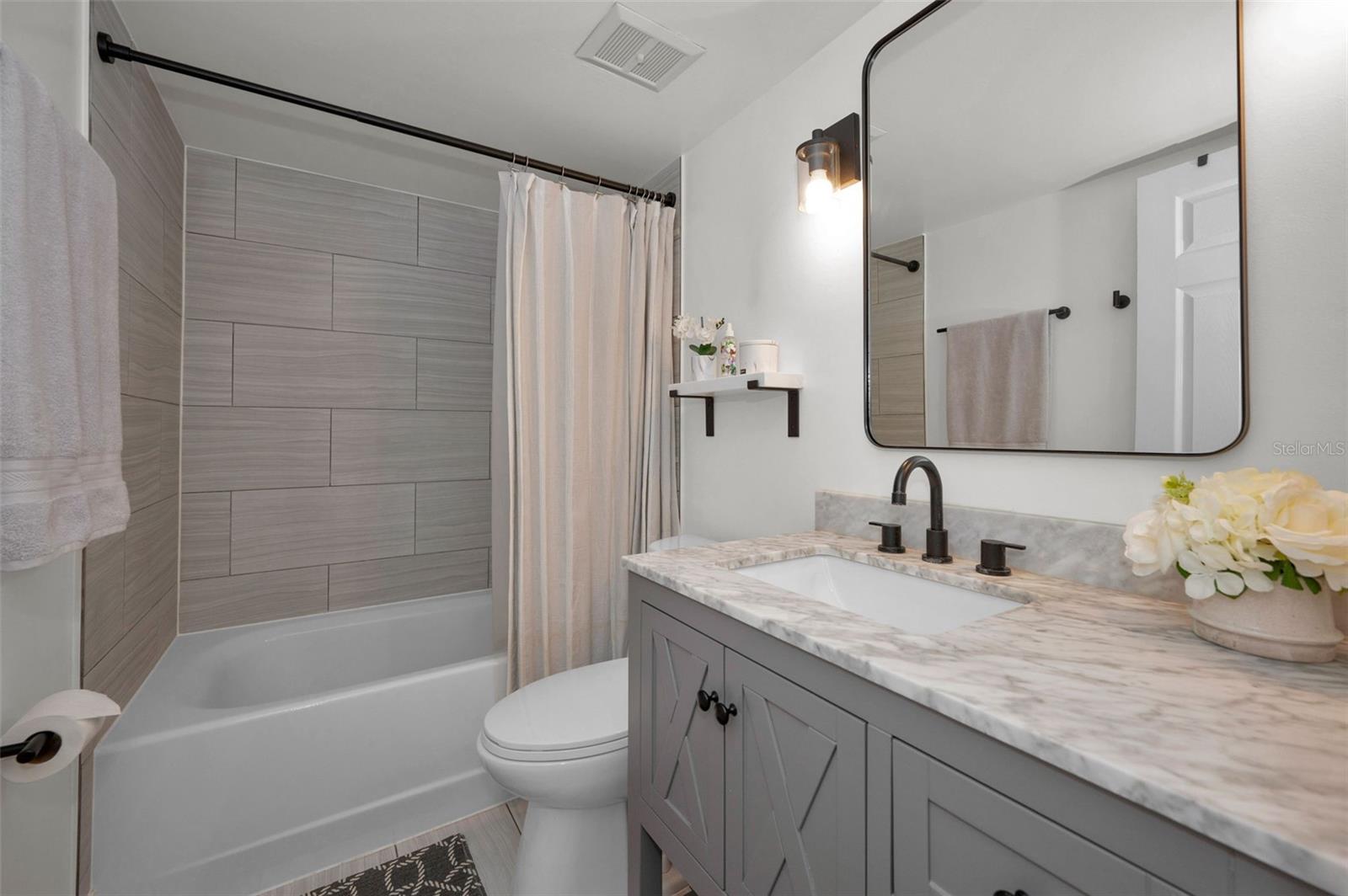 Image 18 of 28 For 208 Caryl Way