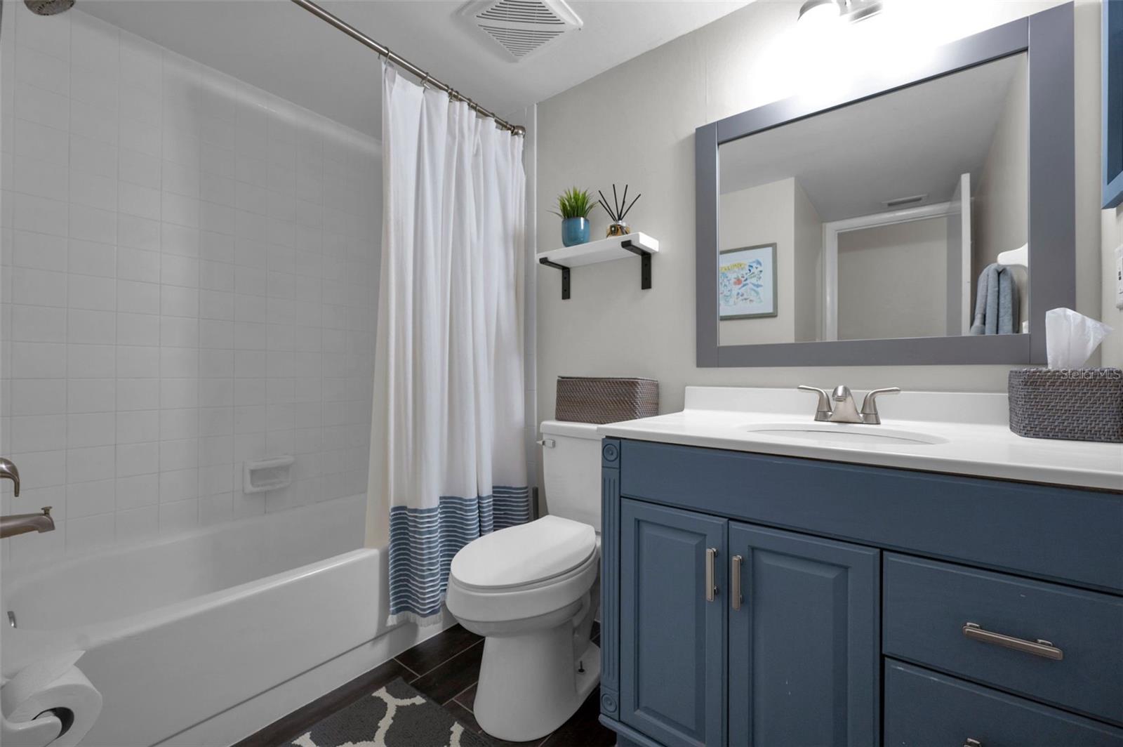 Image 21 of 28 For 208 Caryl Way