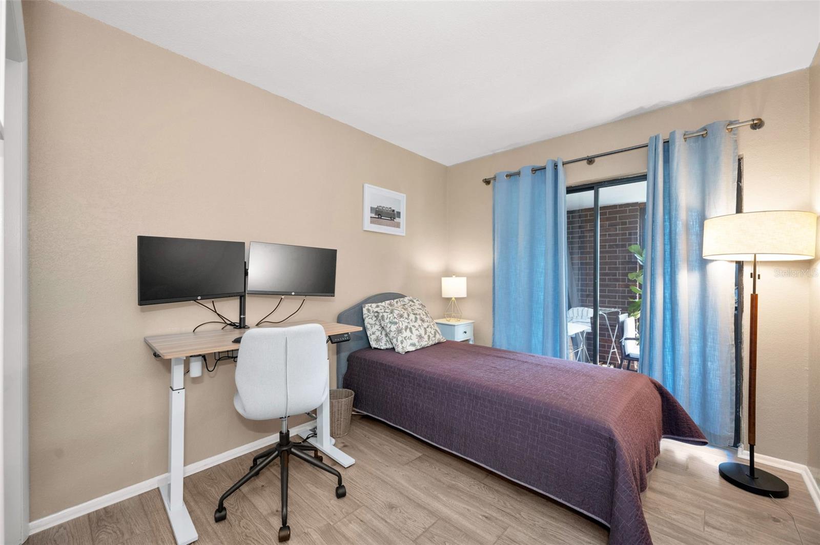 Image 22 of 28 For 208 Caryl Way