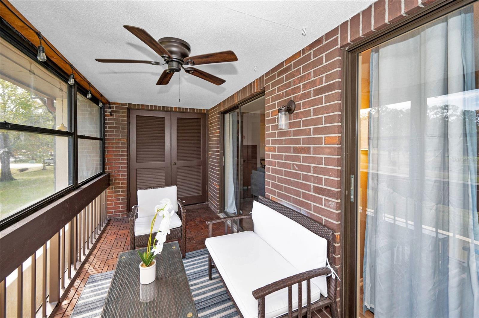 Image 27 of 28 For 208 Caryl Way