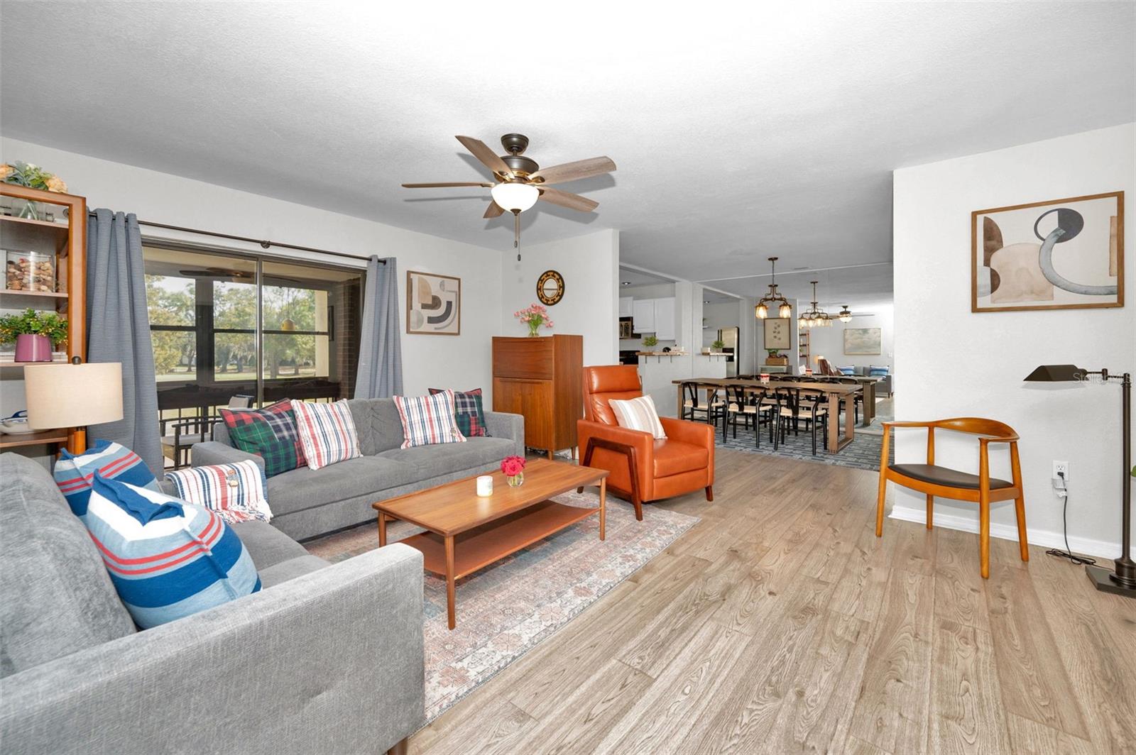 Image 3 of 28 For 208 Caryl Way