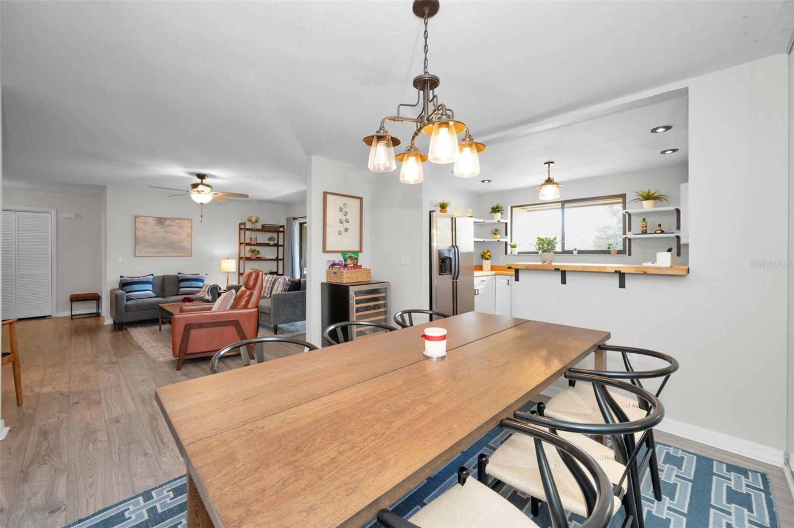 Image 4 of 28 For 208 Caryl Way