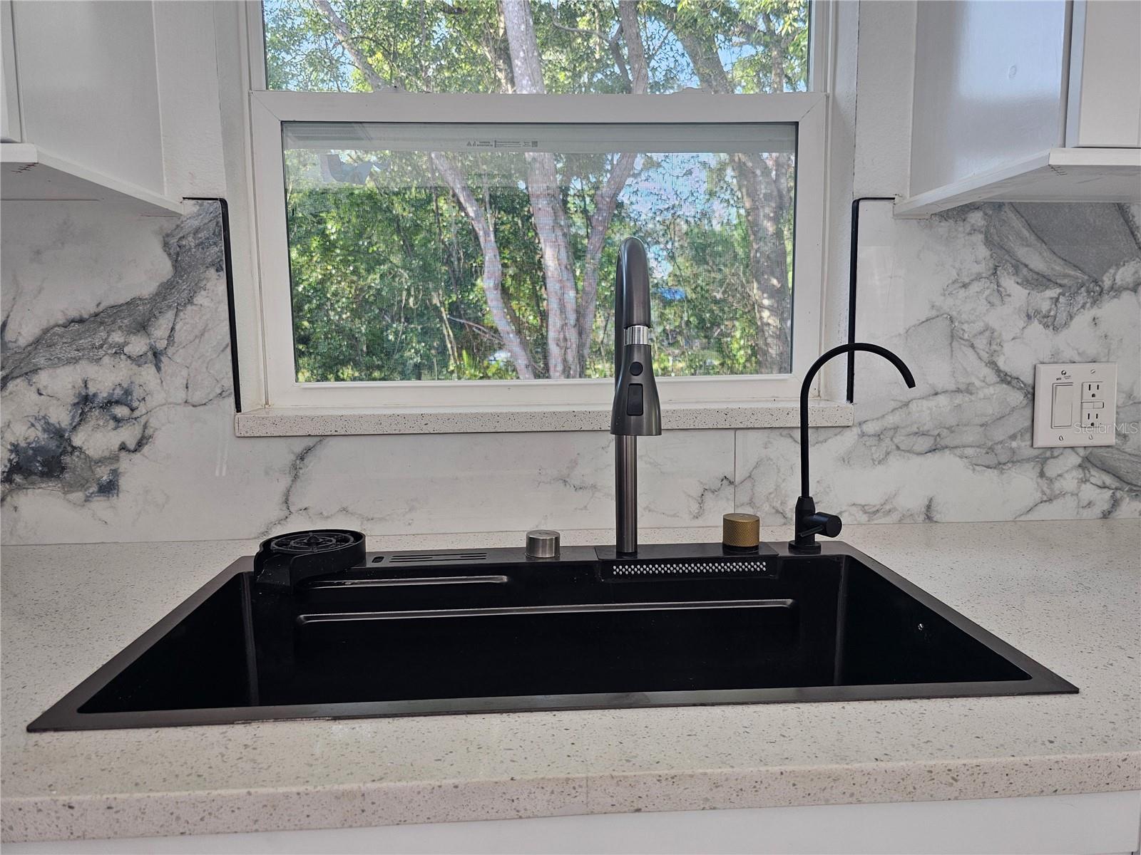 Image 12 of 39 For 21033 Market Street