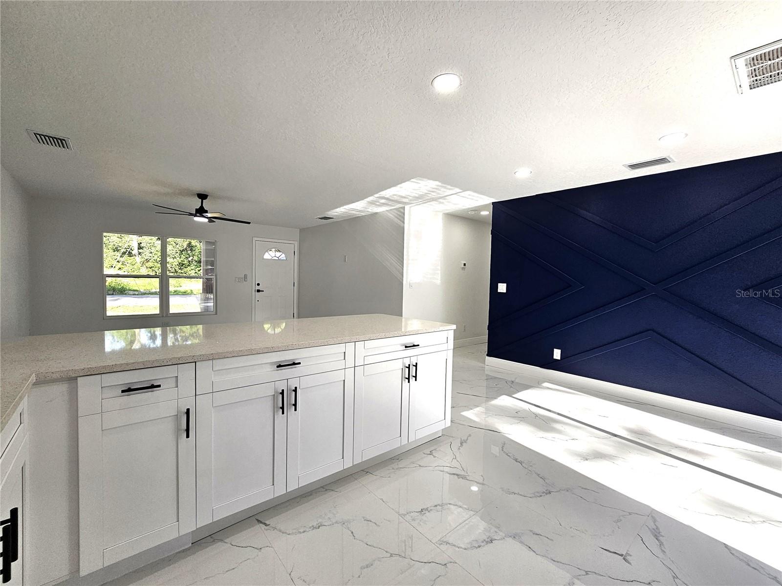 Image 13 of 39 For 21033 Market Street