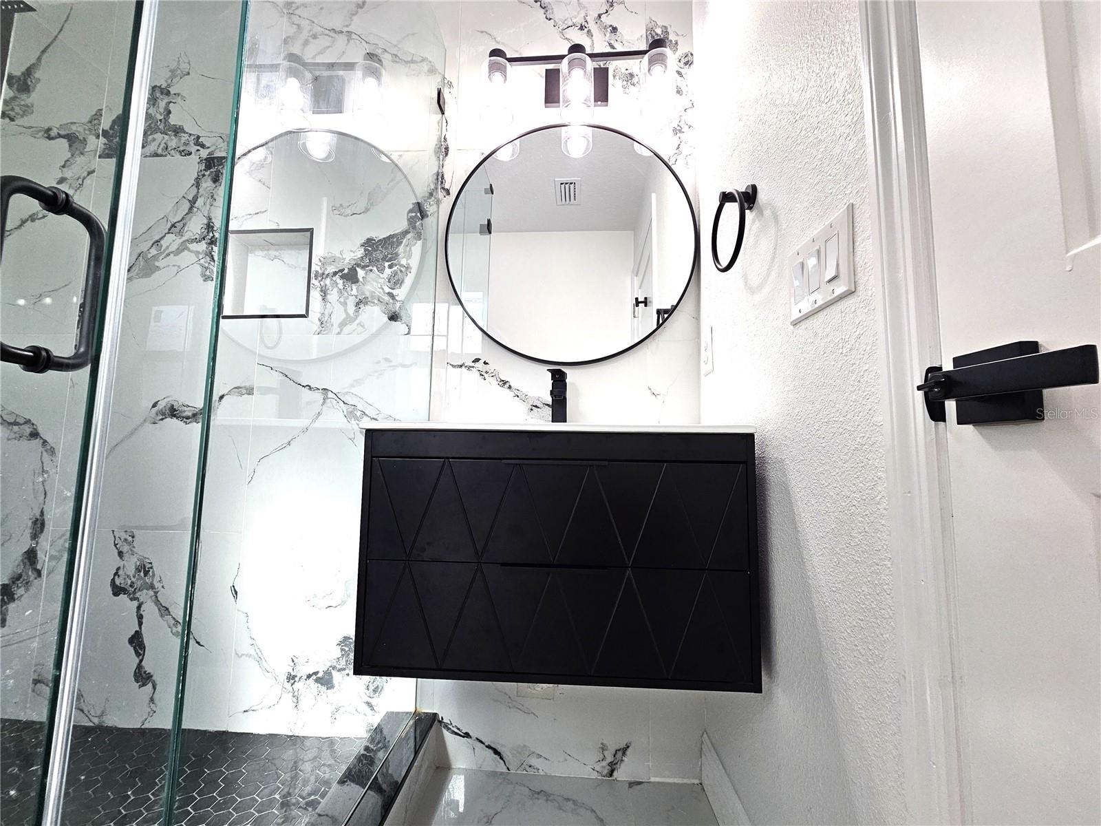 Image 24 of 39 For 21033 Market Street