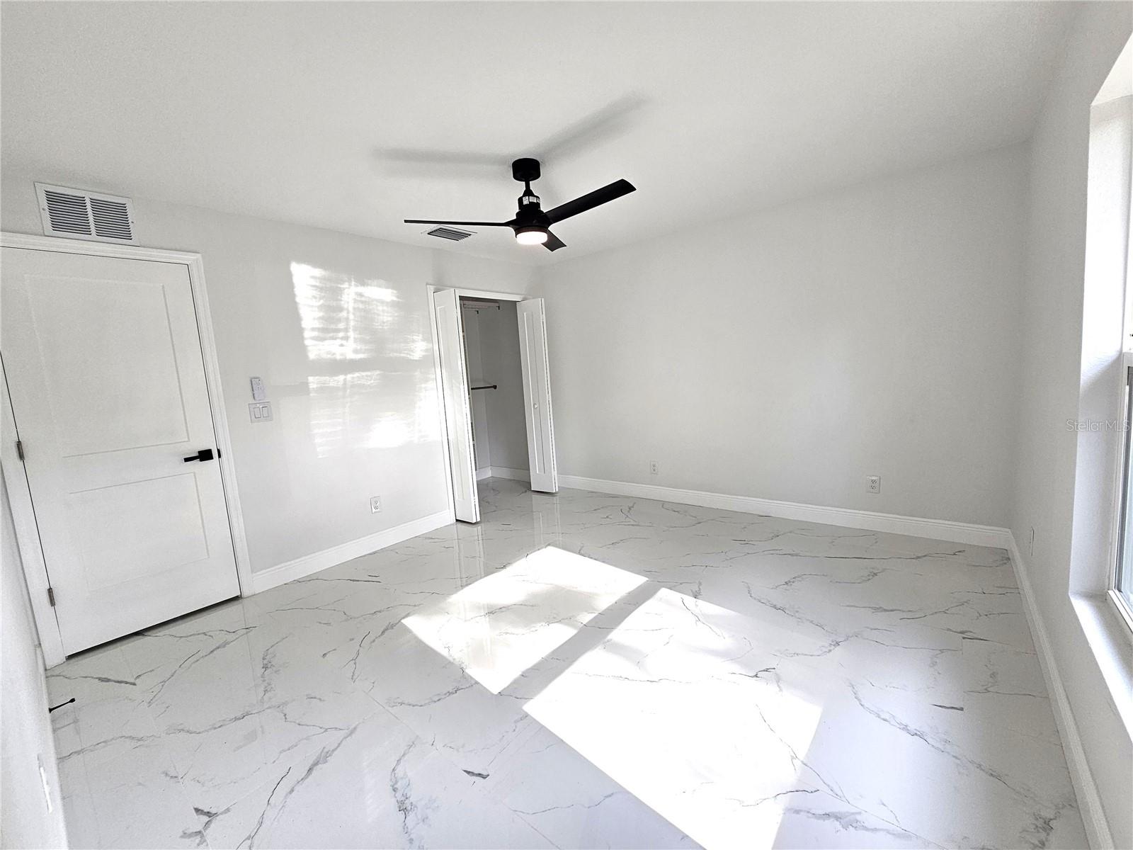 Image 26 of 39 For 21033 Market Street