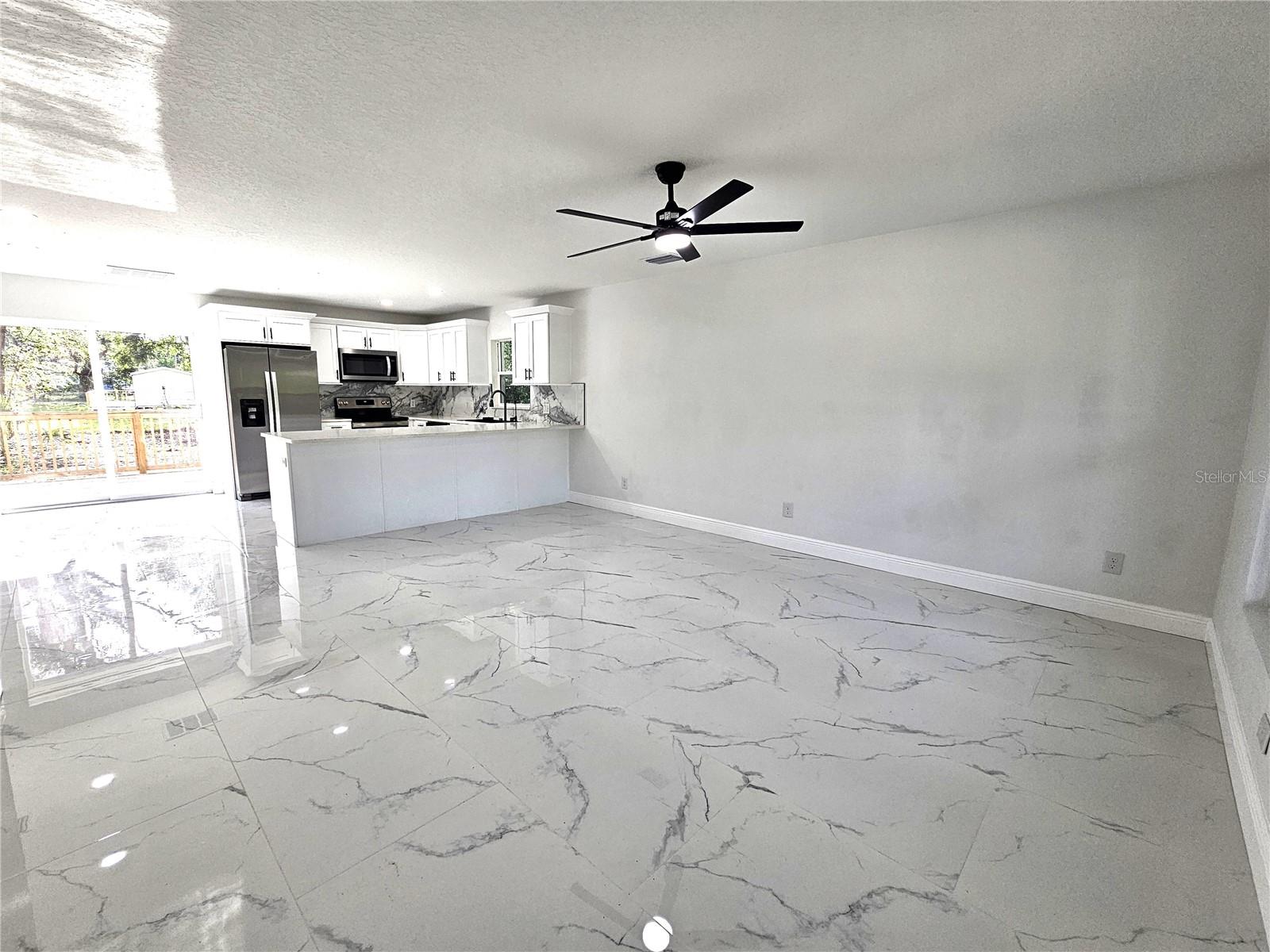 Image 6 of 39 For 21033 Market Street