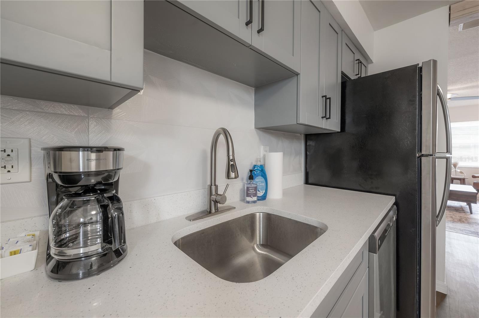 Image 11 of 25 For 6908 Macdill Avenue B