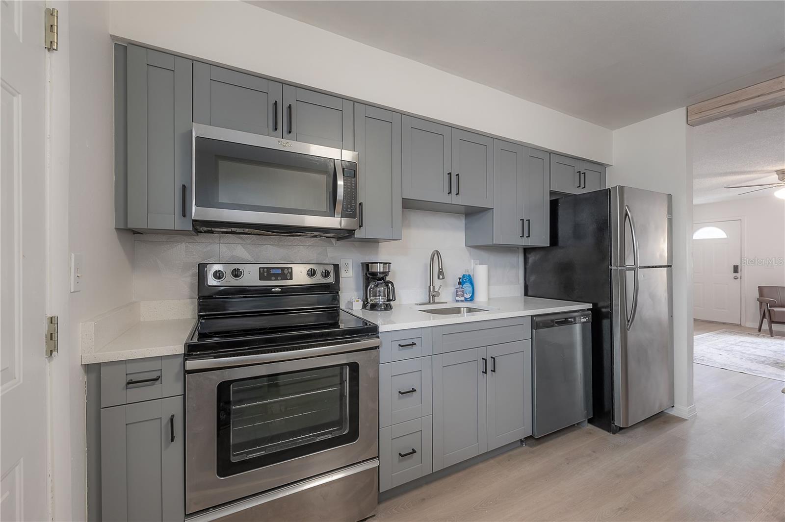 Image 9 of 25 For 6908 Macdill Avenue B