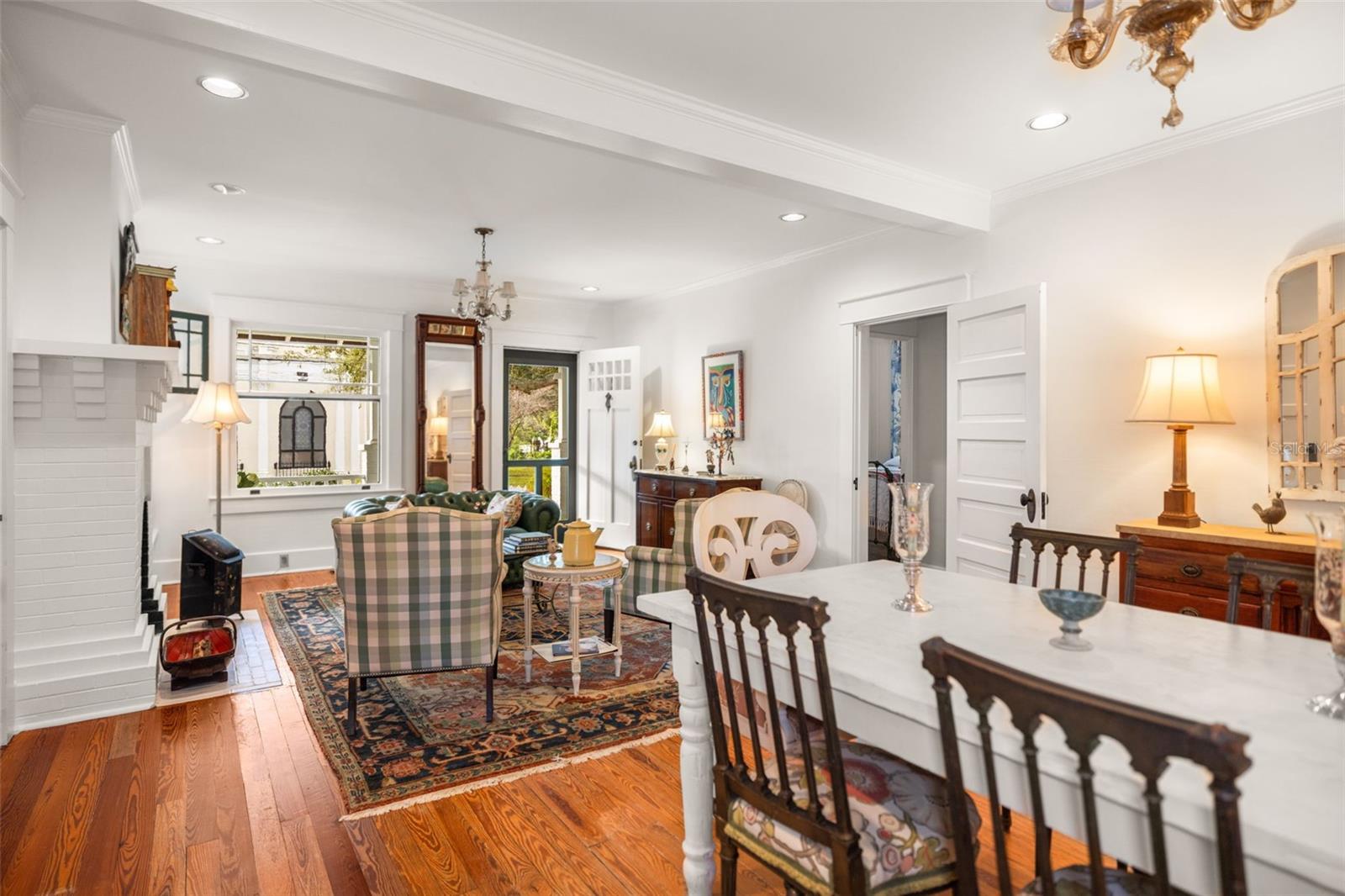 Listing photo id 8 for 458 Scotland Street