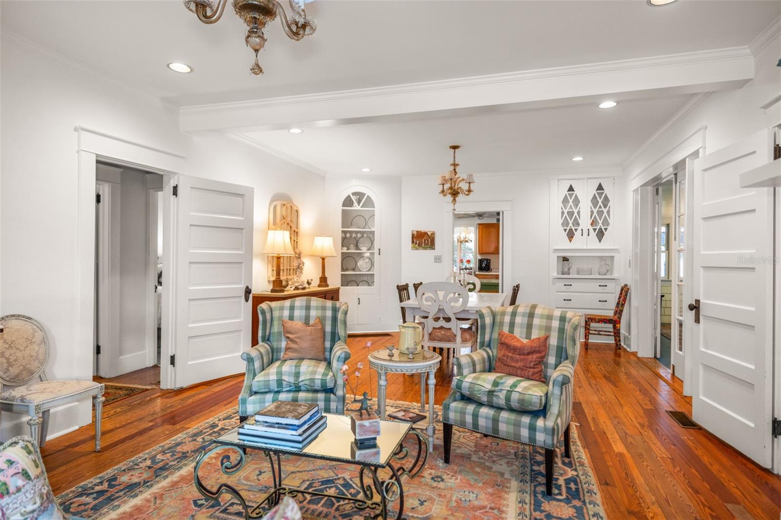 Listing photo id 1 for 458 Scotland Street