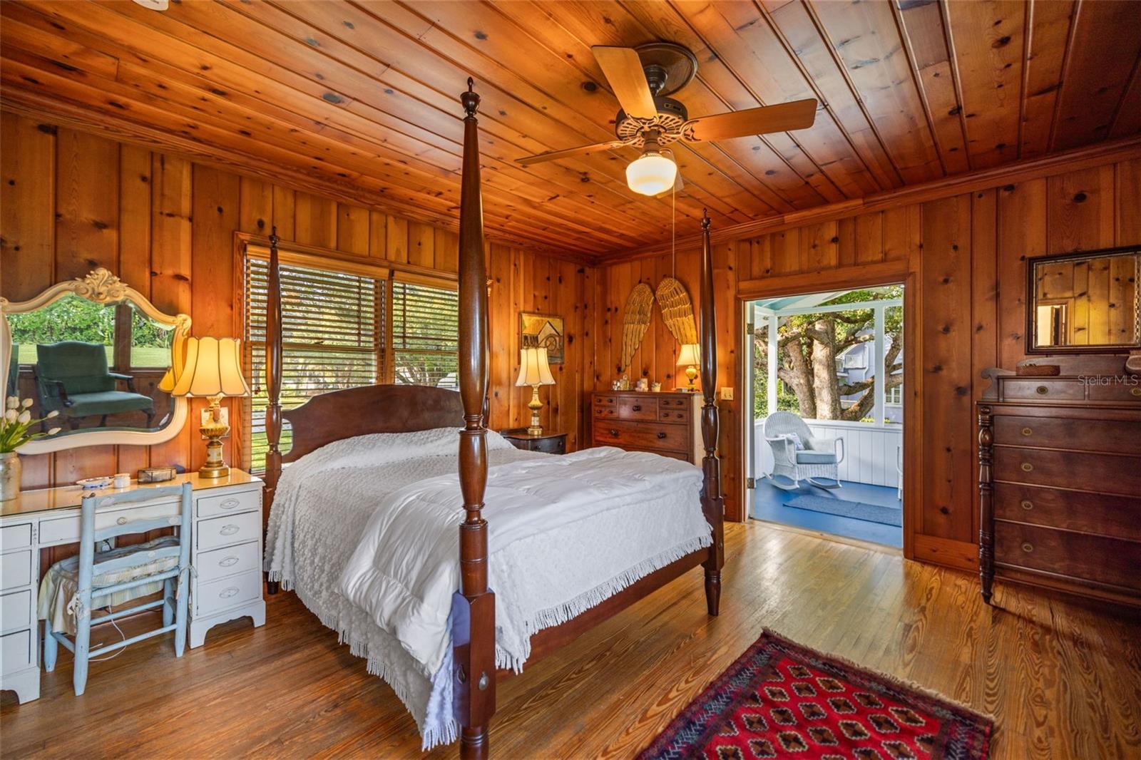 Listing photo id 28 for 458 Scotland Street