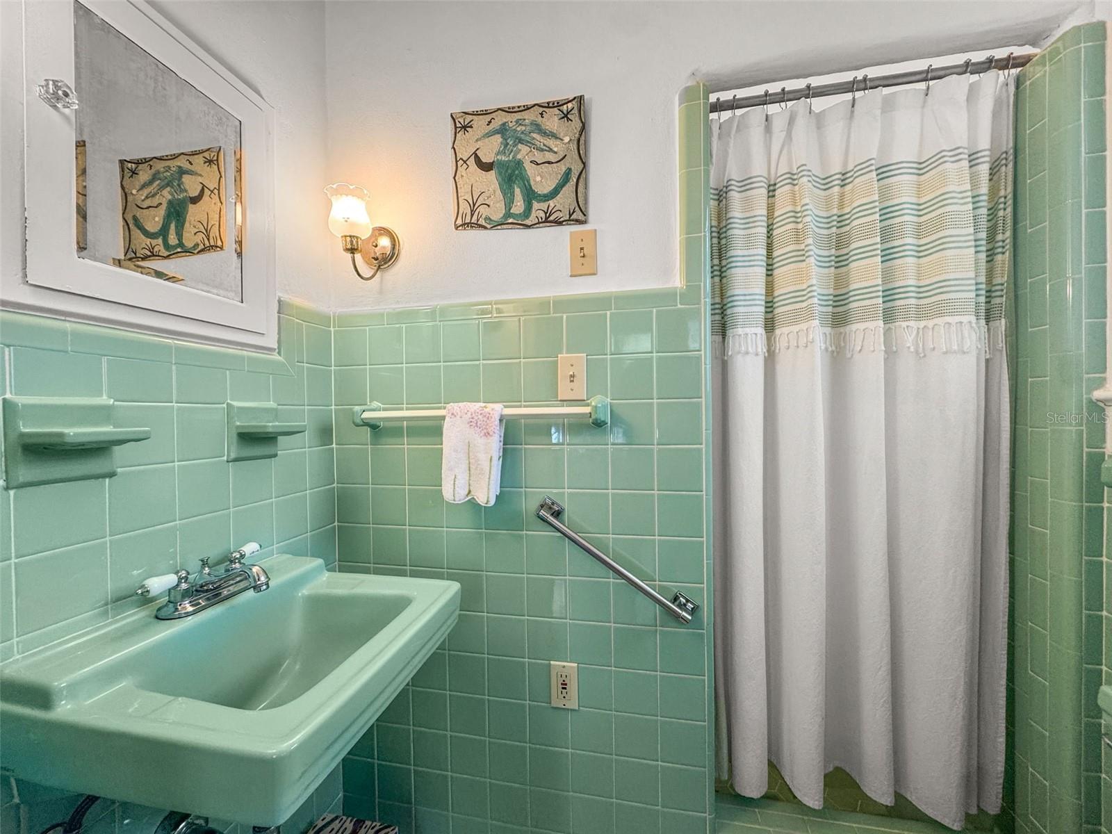 Listing photo id 46 for 458 Scotland Street