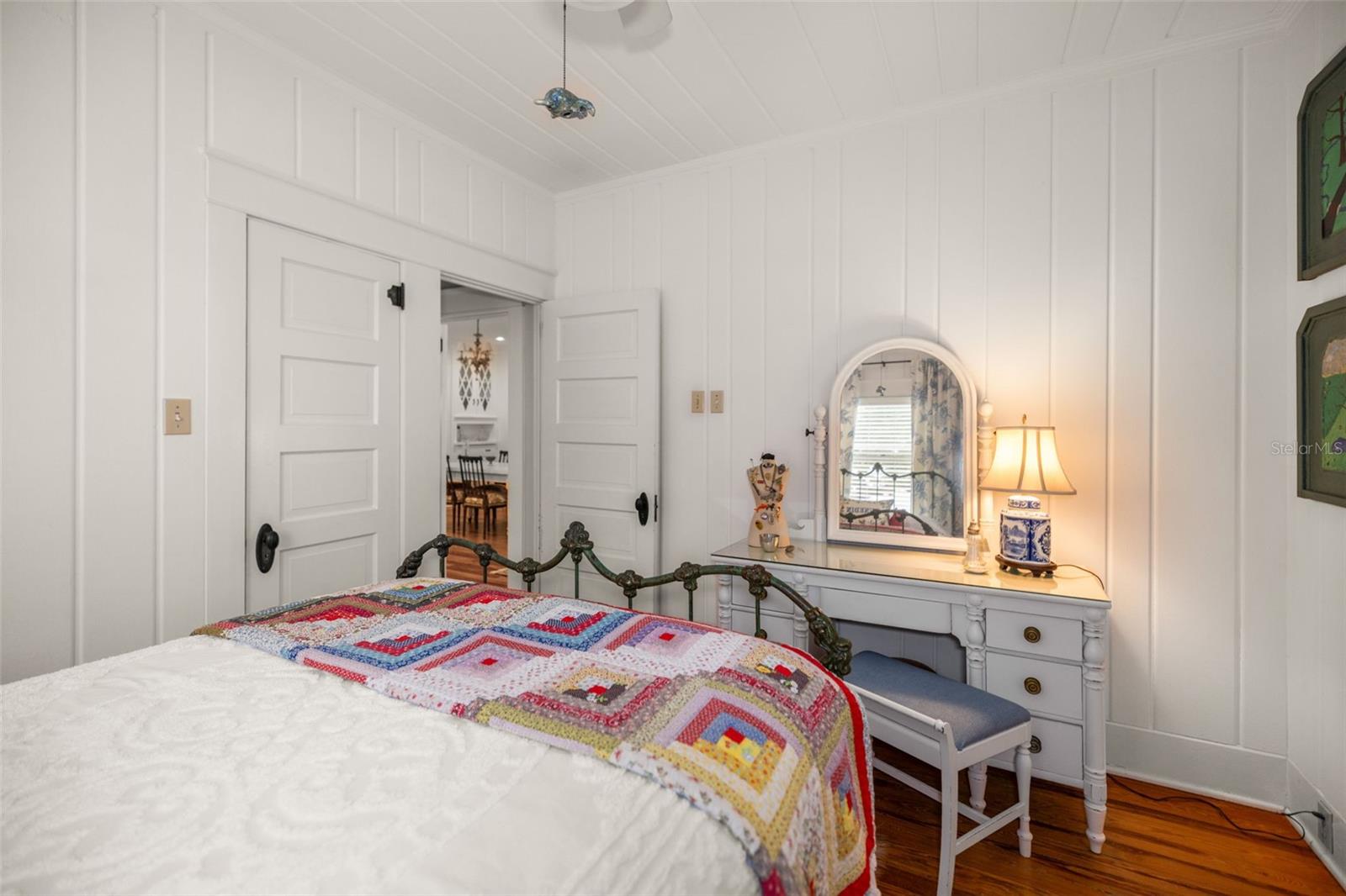 Listing photo id 48 for 458 Scotland Street