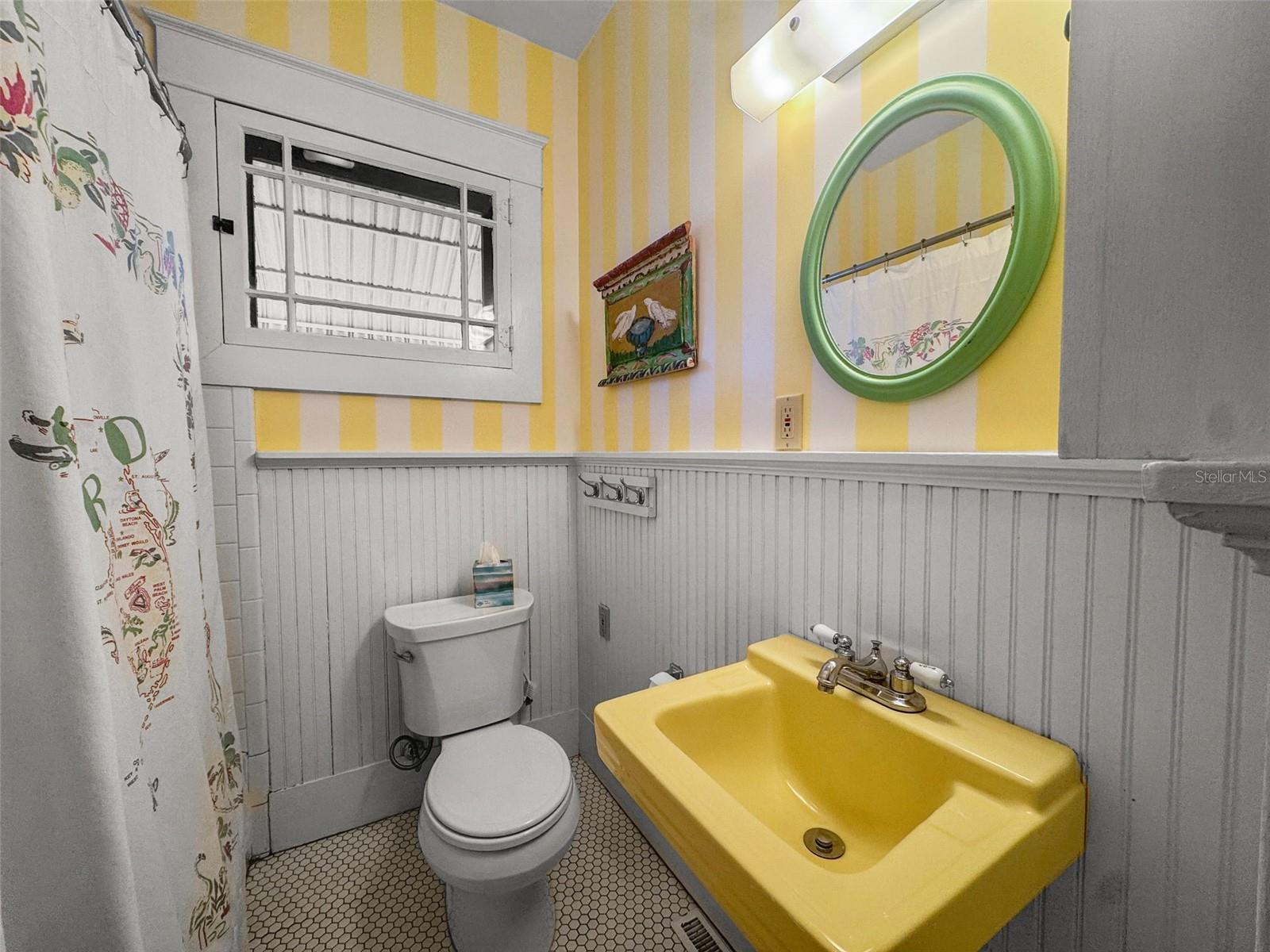 Listing photo id 53 for 458 Scotland Street