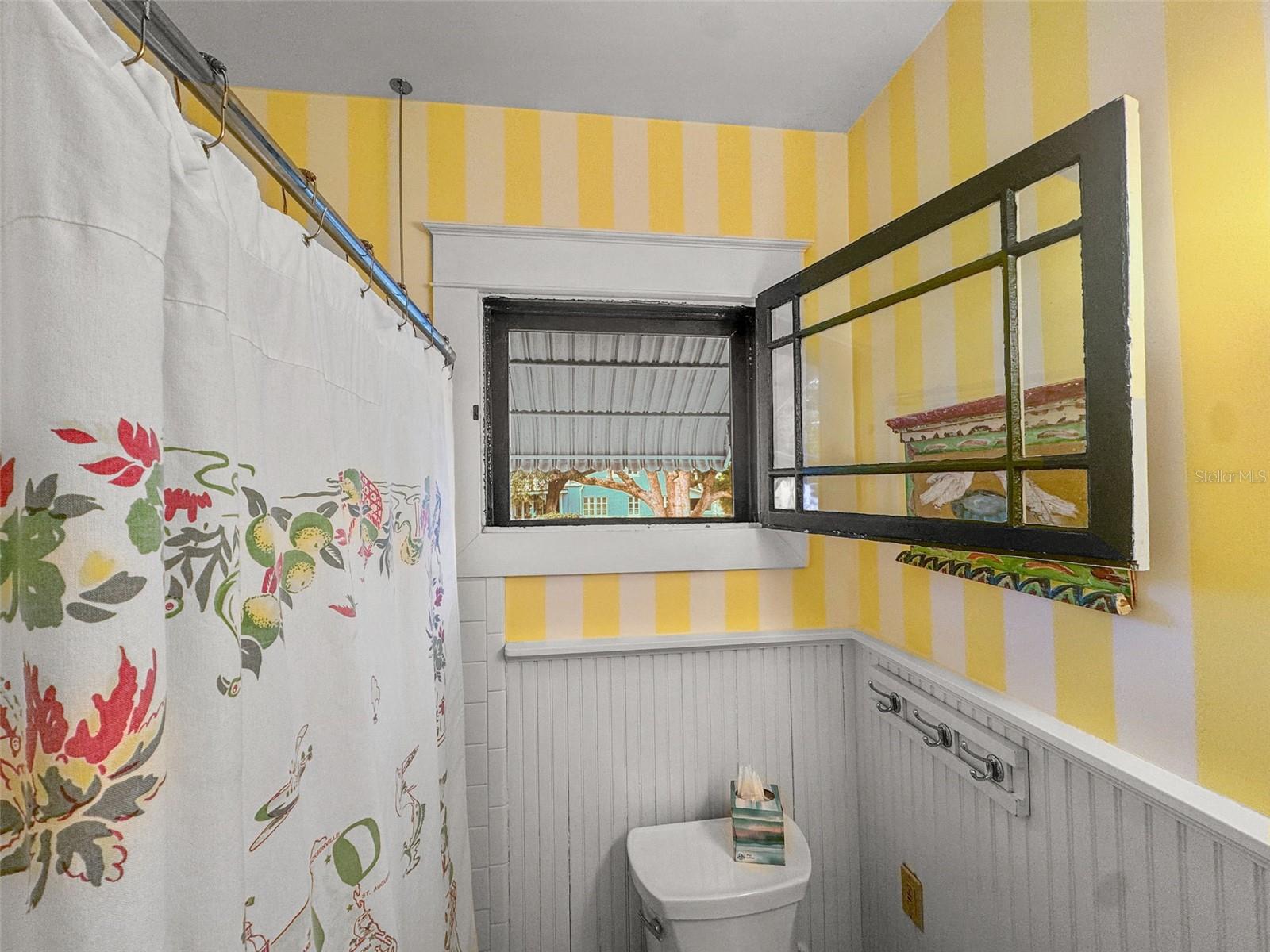 Listing photo id 54 for 458 Scotland Street