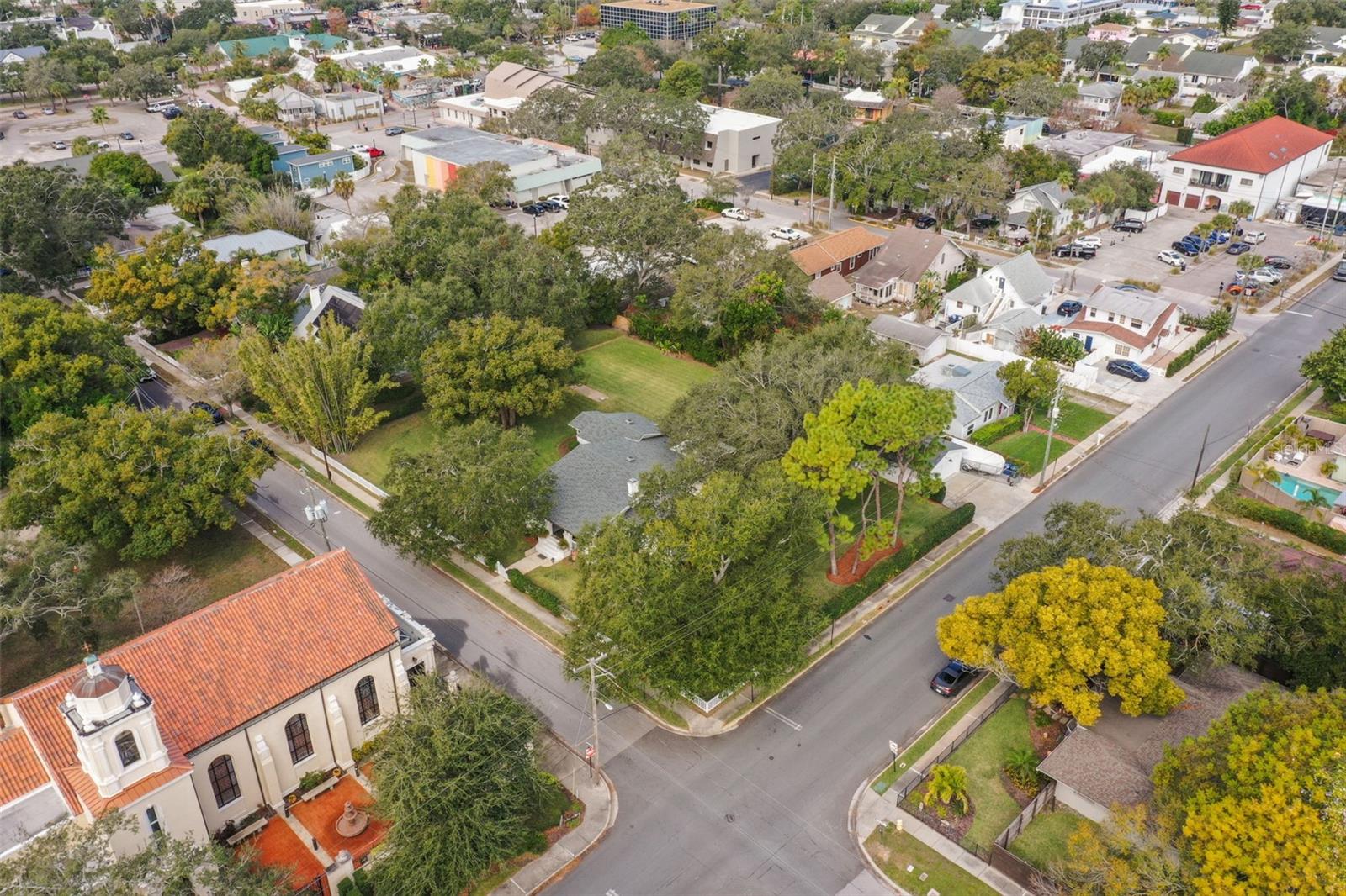 Listing photo id 60 for 458 Scotland Street