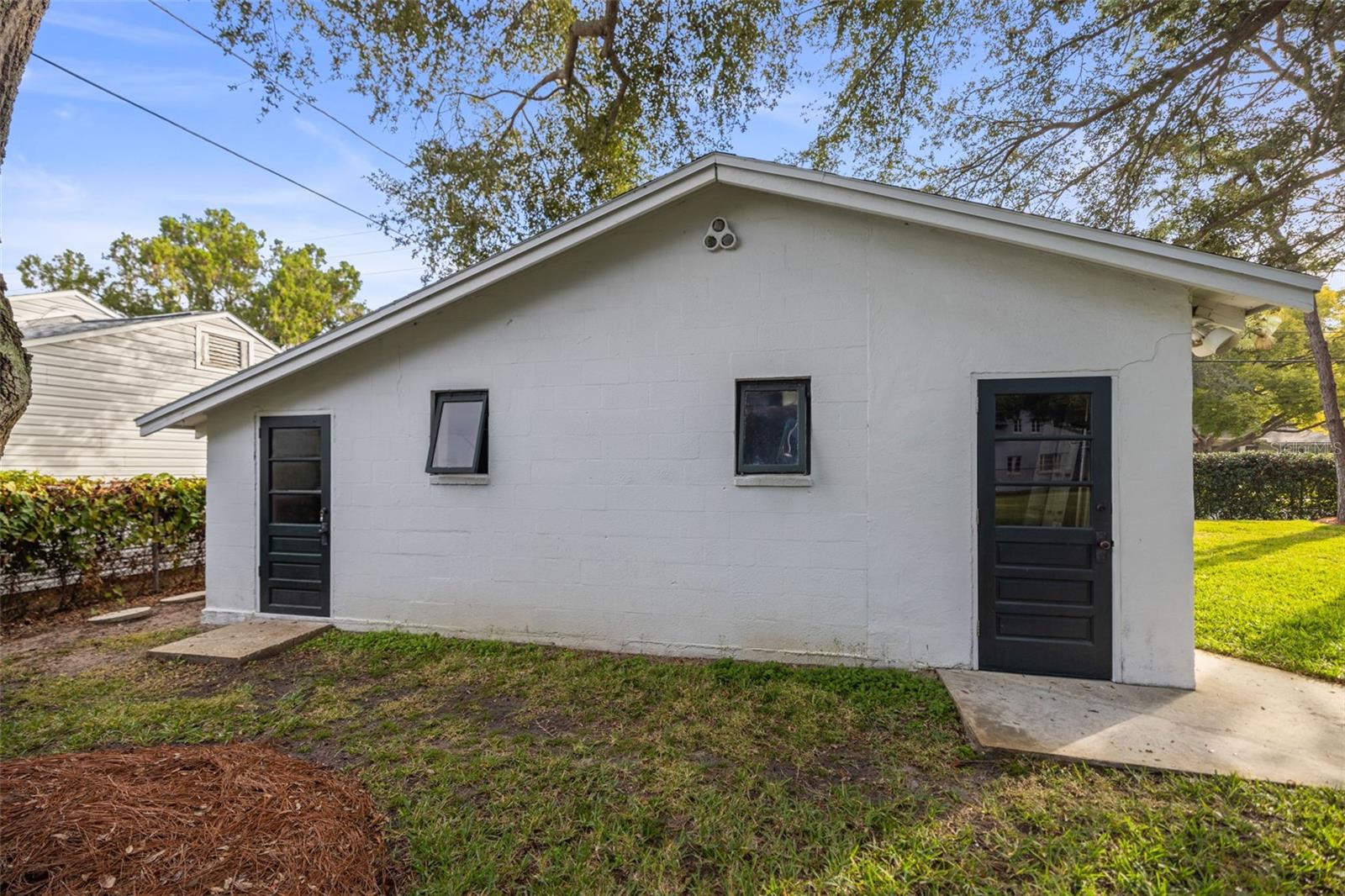 Listing photo id 71 for 458 Scotland Street